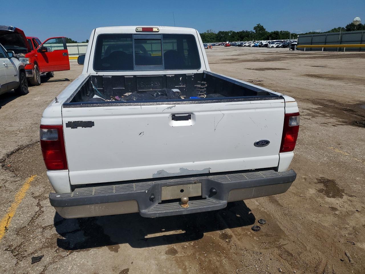 2001 Ford Ranger Super Cab White vin: 1FTYR14U01PA38025