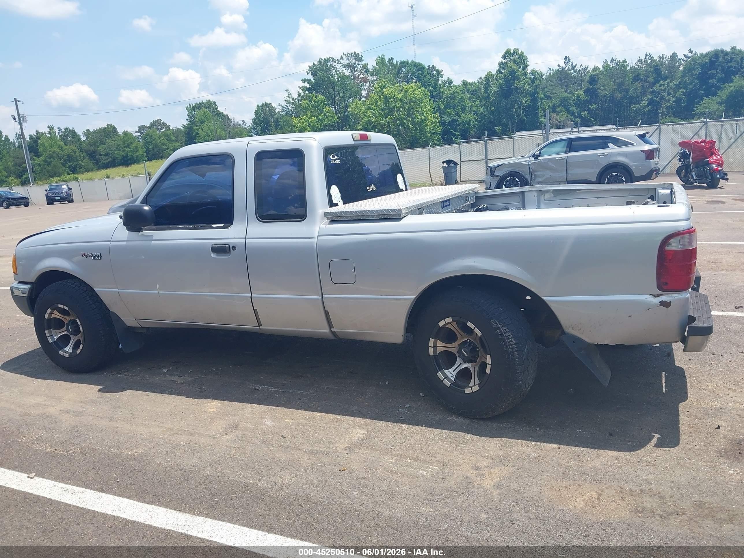 2002 Ford Ranger Edge/tremor/xl/xlt Серебряный vin: 1FTYR14U02TA52094