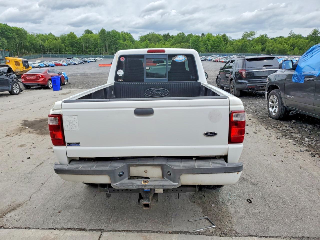 2004 Ford Ranger Super Cab White vin: 1FTYR14U04PA98469