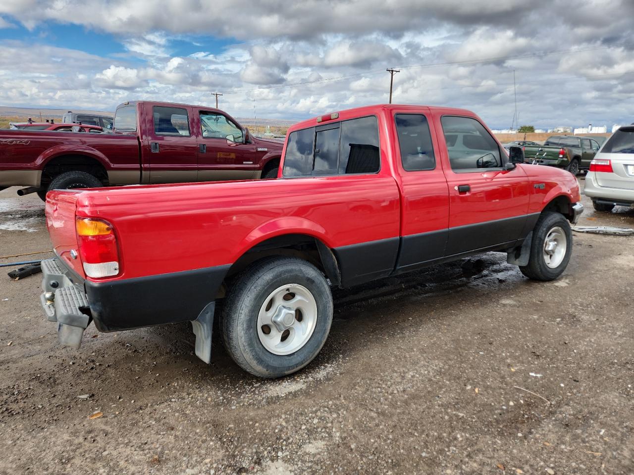 1998 Ford Ranger Super Cab Red vin: 1FTYR14U0WPA47296