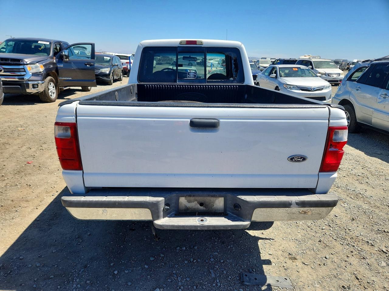 2002 Ford Ranger Super Cab White vin: 1FTYR14U12PA45650