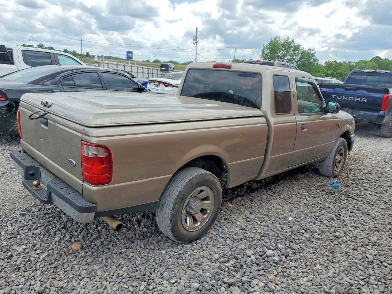 2005 Ford Ranger Super Cab Tan vin: 1FTYR14U15PB11568