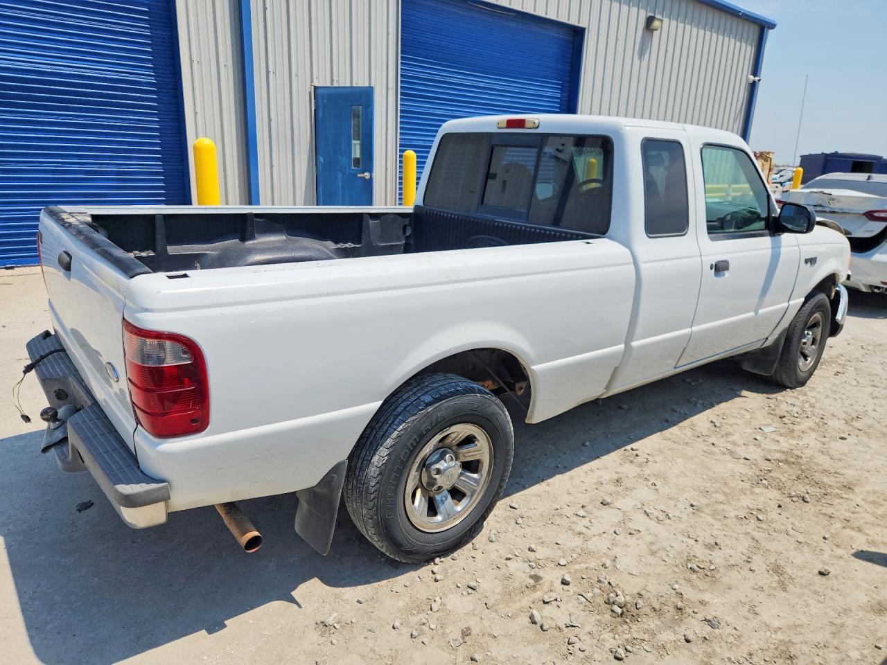 2002 Ford Ranger Super Cab White vin: 1FTYR14U42PA87293