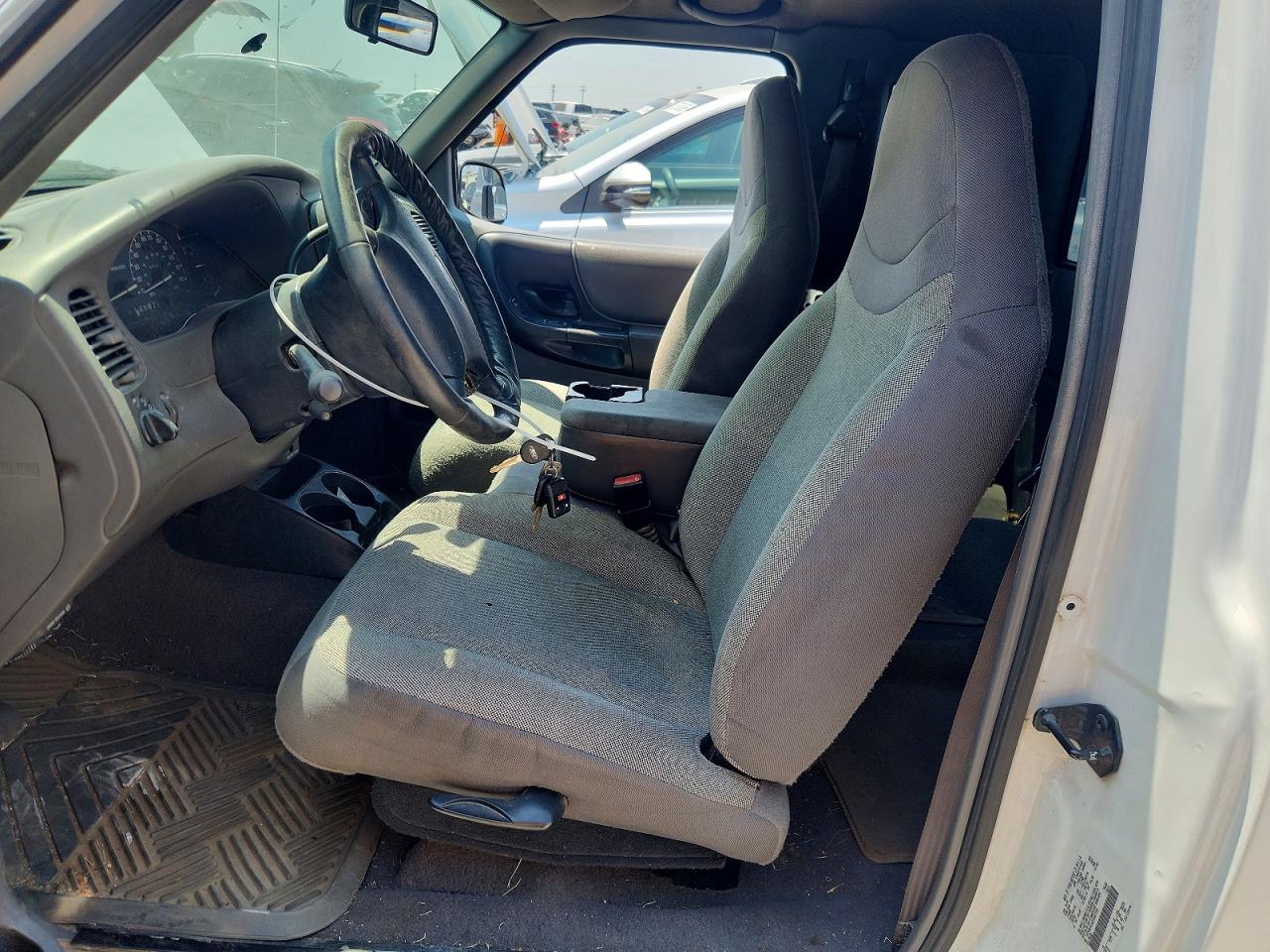 2002 Ford Ranger Super Cab White vin: 1FTYR14U42PA87293