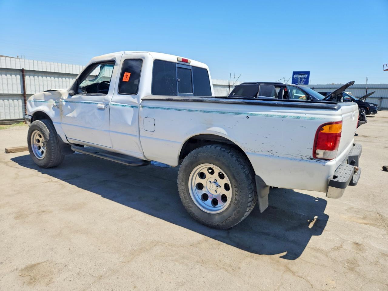 1998 Ford Ranger Super Cab White vin: 1FTYR14U5WPB51170