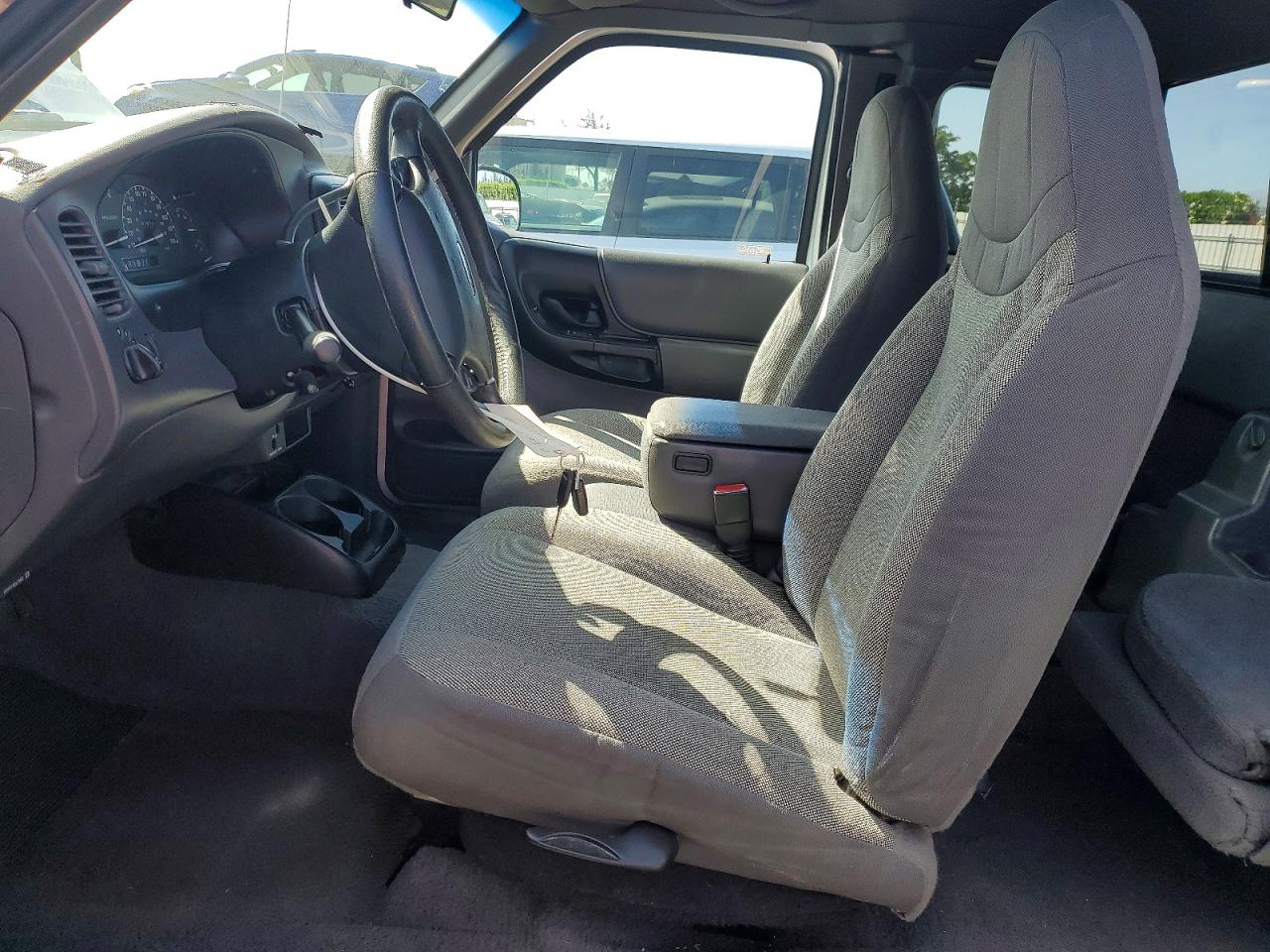 2001 Ford Ranger Super Cab Silver vin: 1FTYR14U61PA24856