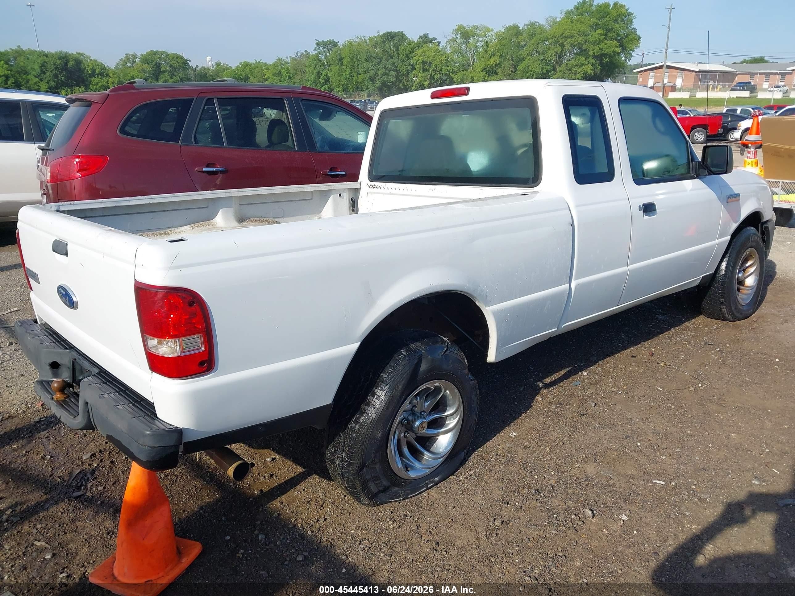 2008 Ford Ranger   White vin: 1FTYR14U68PA53252