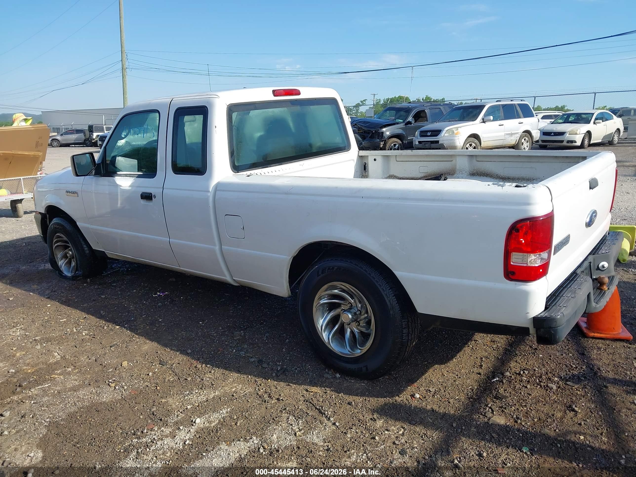 2008 Ford Ranger   White vin: 1FTYR14U68PA53252