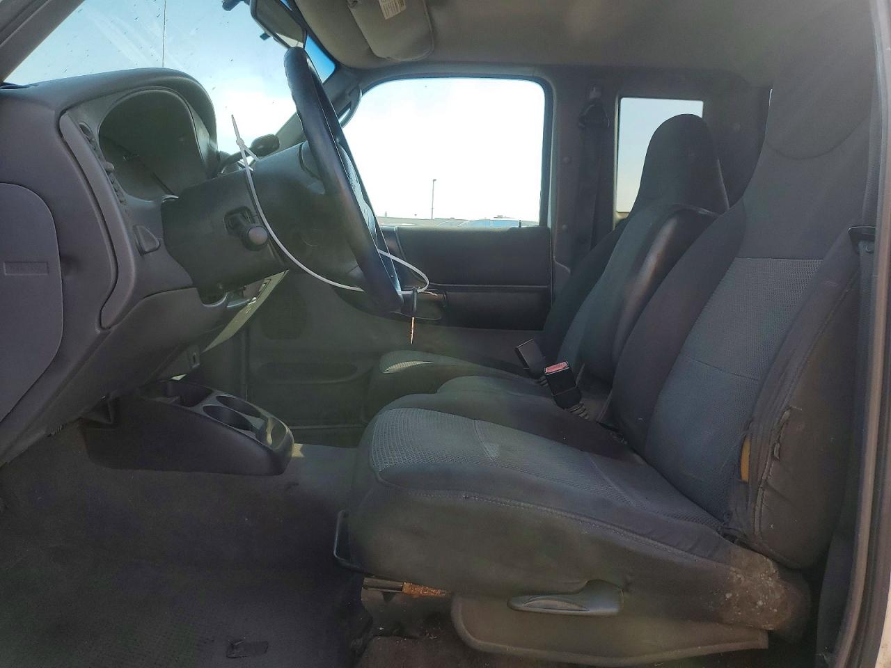 2003 Ford Ranger Super Cab White vin: 1FTYR14U73PB71030