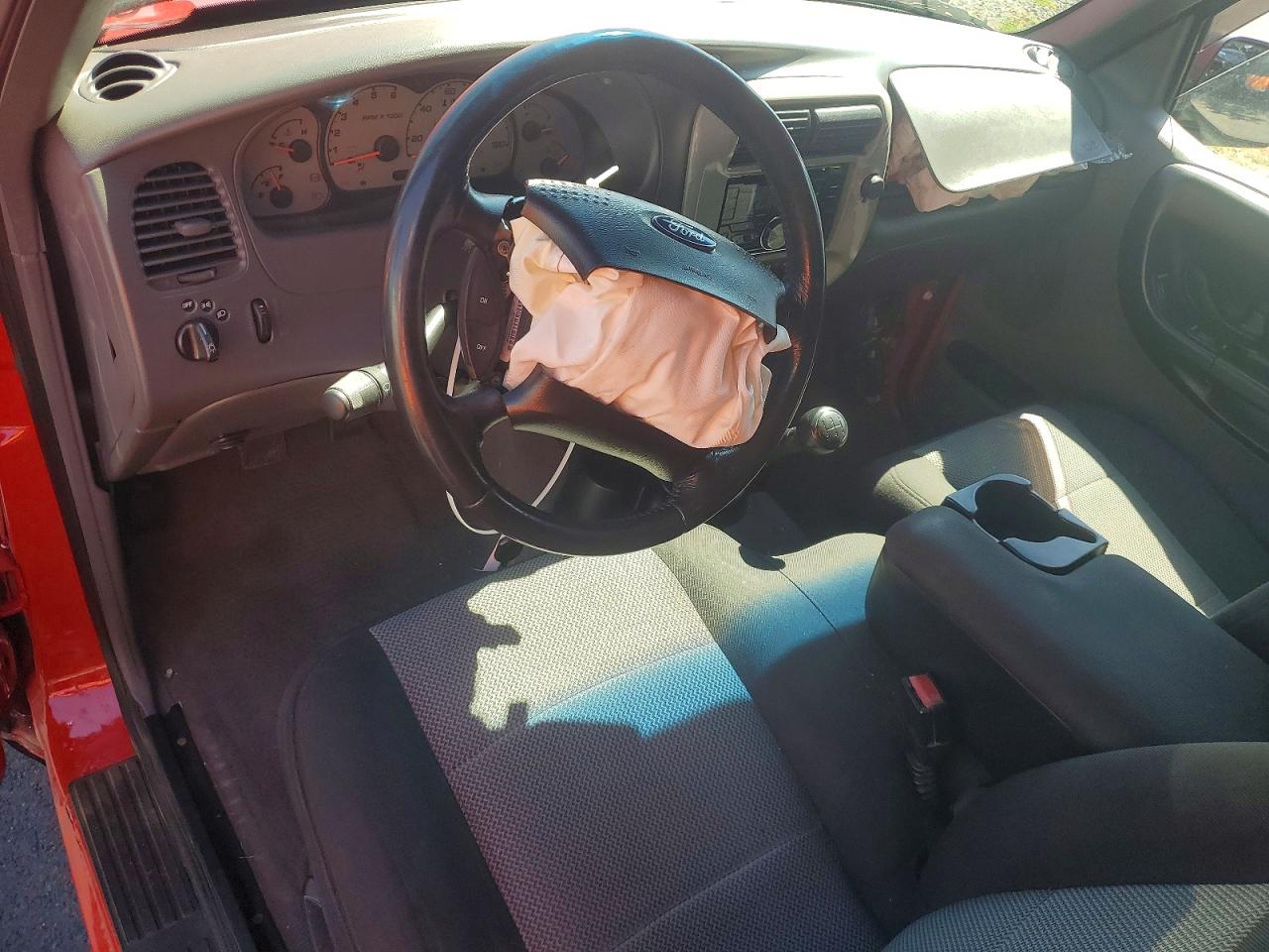 2003 Ford Ranger Super Cab Red vin: 1FTYR14U73PB71576