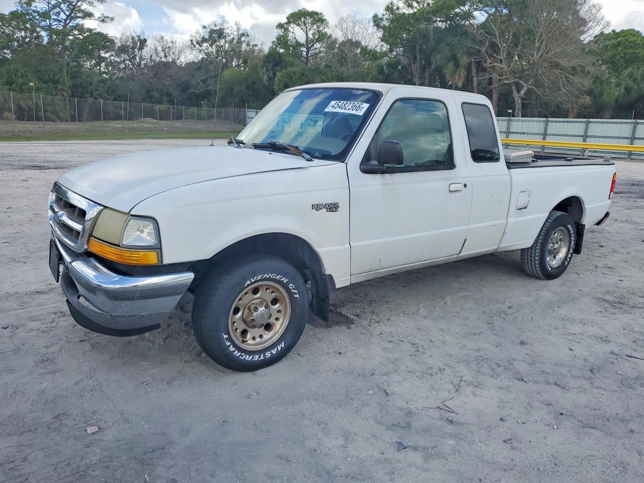 1998 Ford Ranger Super Cab White vin: 1FTYR14U8WPB34072