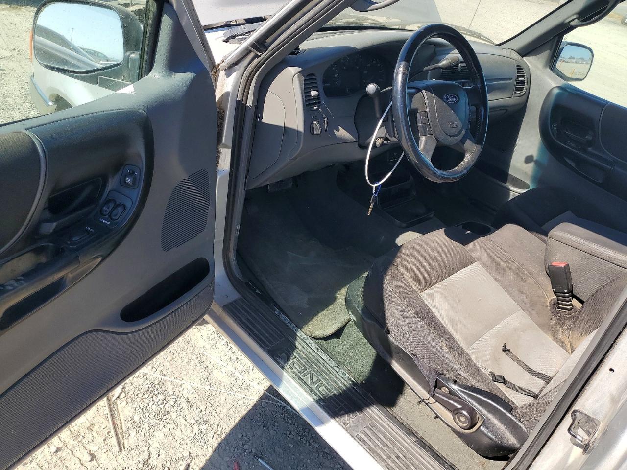 2005 Ford Ranger Super Cab Silver vin: 1FTYR14U95PA04932