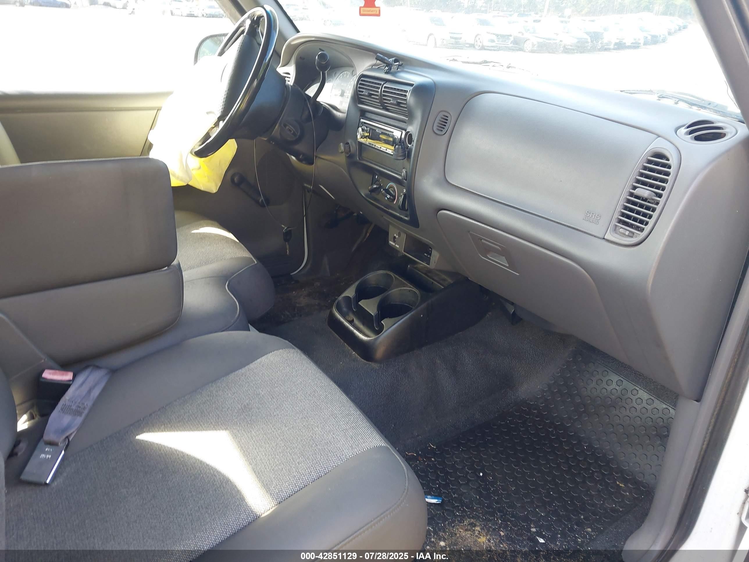 2001 Ford Ranger Edge/edge Plus/xl/xlt/xlt App/xlt Appearance White vin: 1FTYR14UX1TA28951