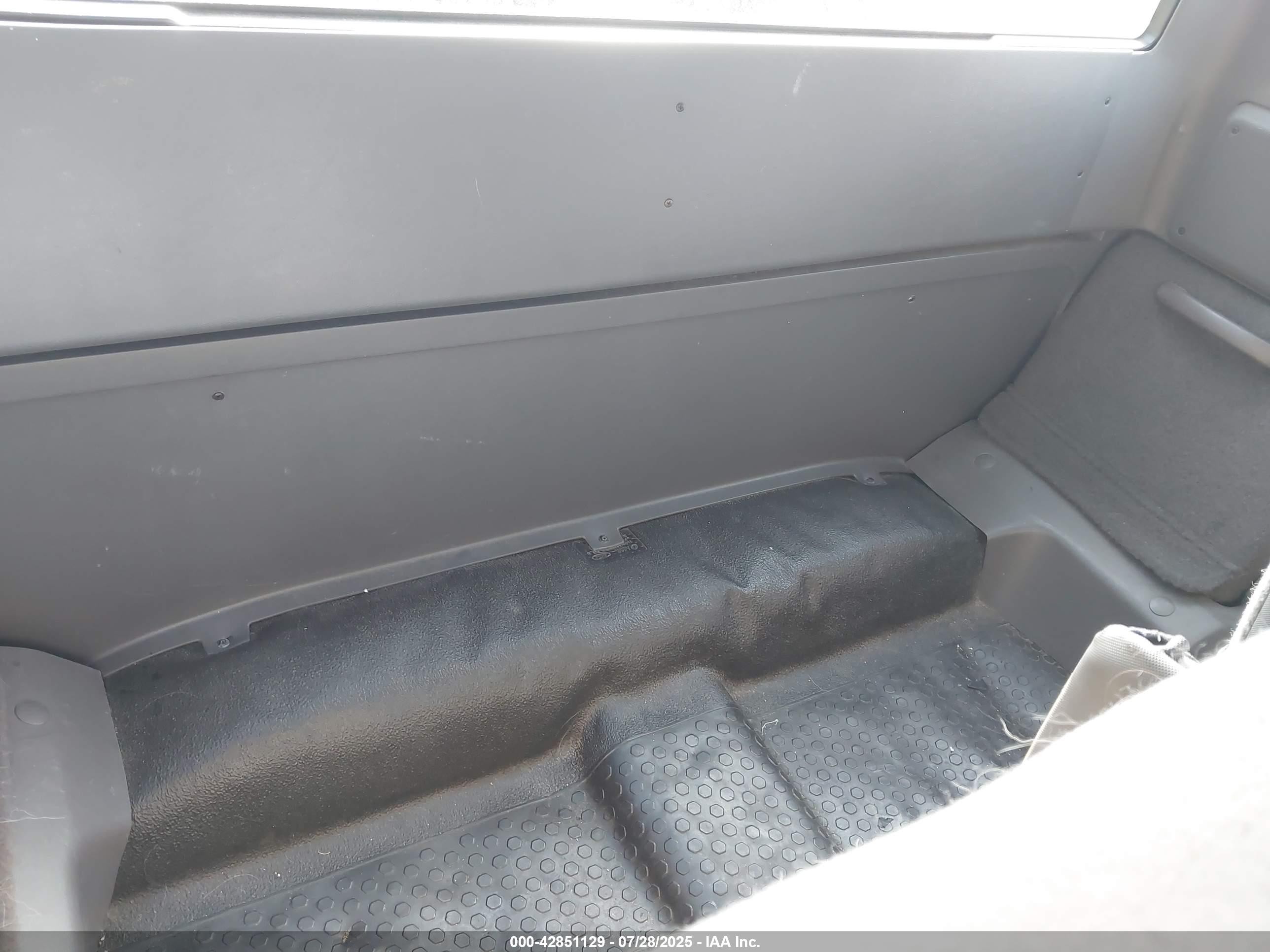 2001 Ford Ranger Edge/edge Plus/xl/xlt/xlt App/xlt Appearance White vin: 1FTYR14UX1TA28951
