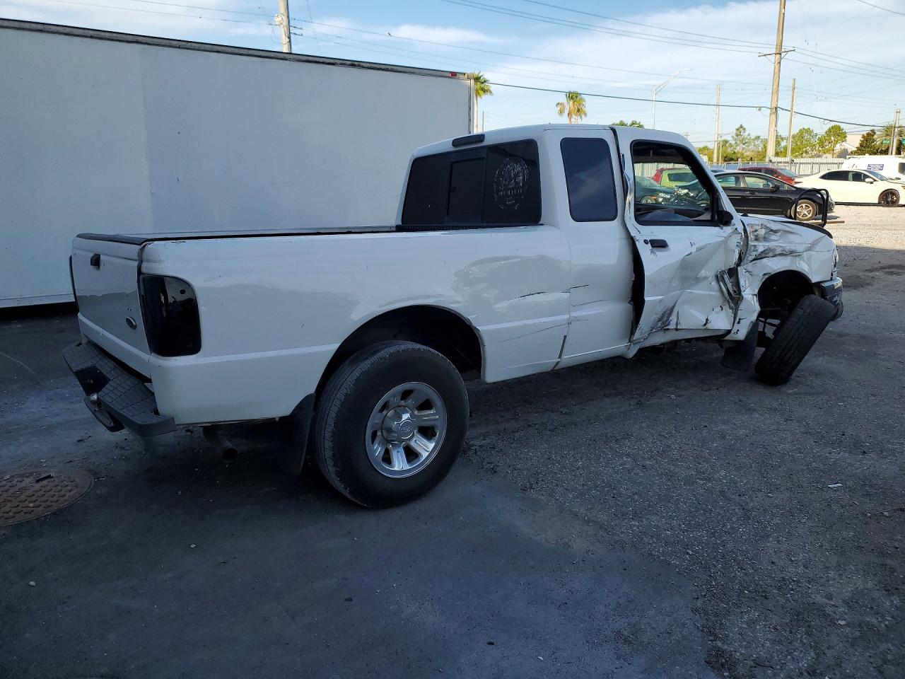 2001 Ford Ranger Super Cab White vin: 1FTYR14UX1TA66440