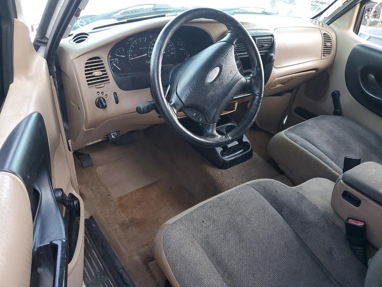 2001 Ford Ranger Super Cab White vin: 1FTYR14UX1TA66440