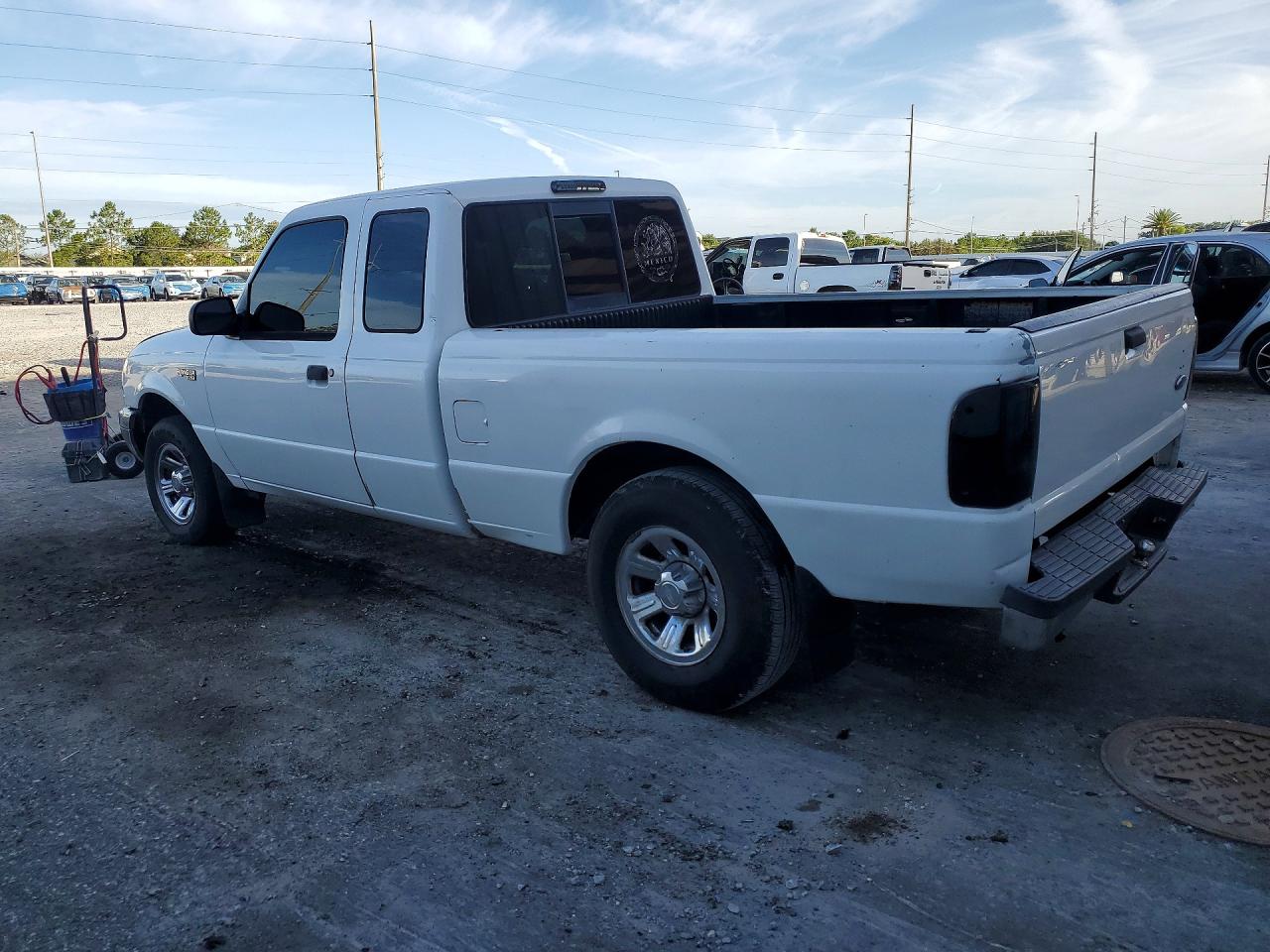 2001 Ford Ranger Super Cab White vin: 1FTYR14UX1TA66440