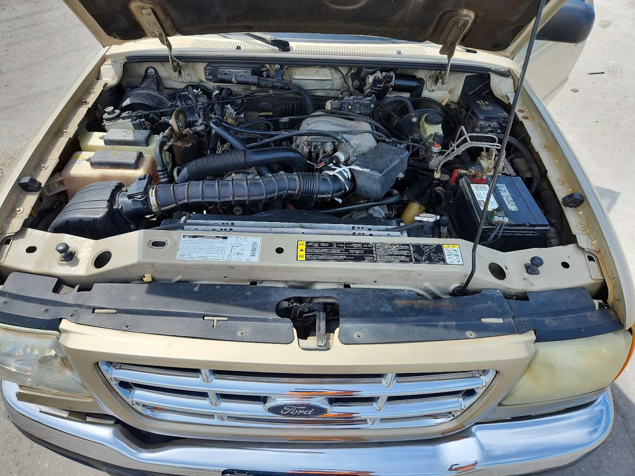 2001 Ford Ranger Super Cab Beige vin: 1FTYR14V01PB73322