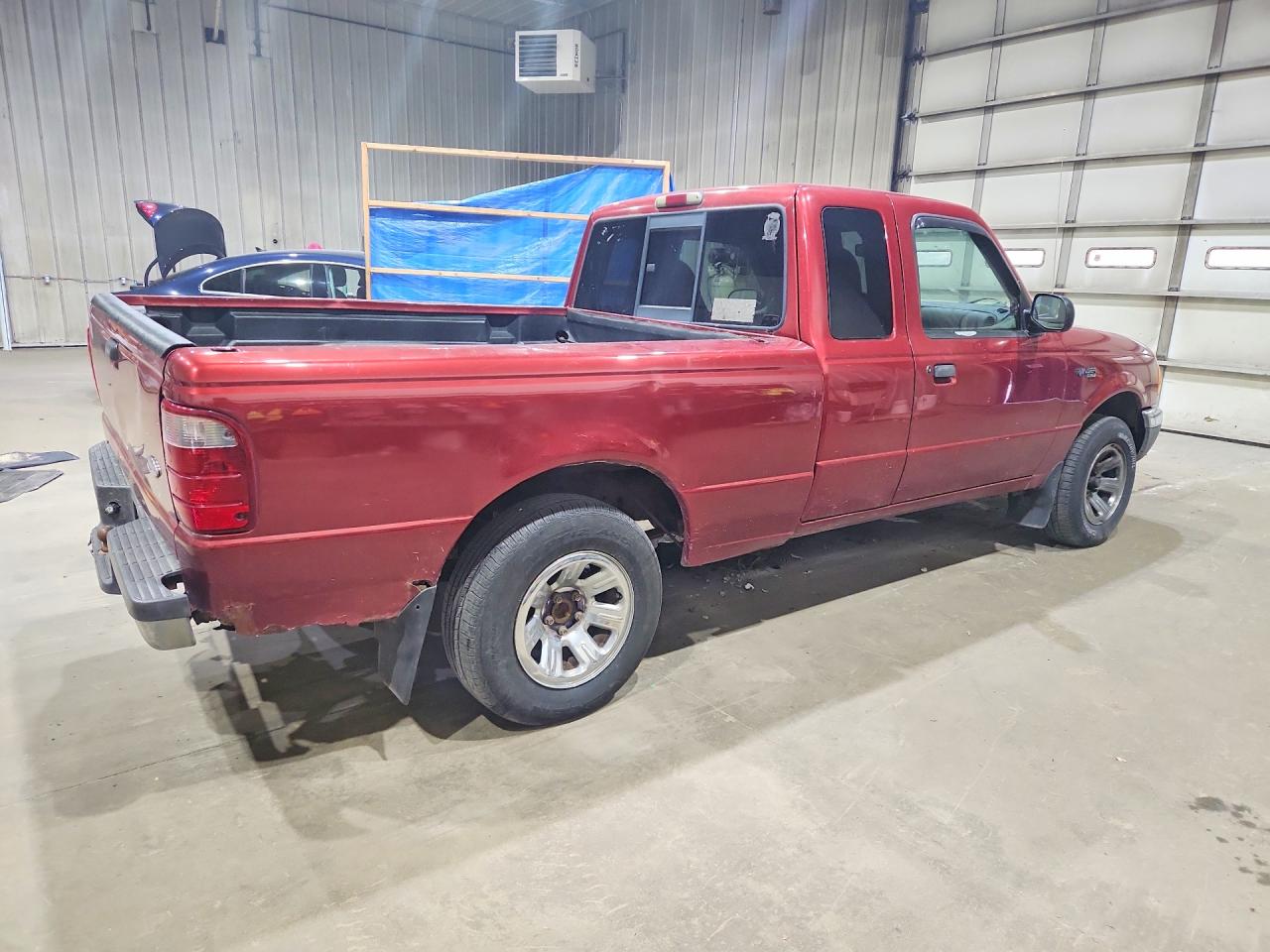 2001 Ford Ranger Super Cab Red vin: 1FTYR14V01TA96443