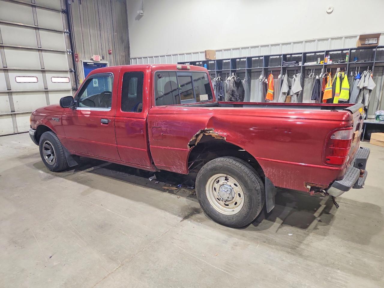 2001 Ford Ranger Super Cab Red vin: 1FTYR14V01TA96443