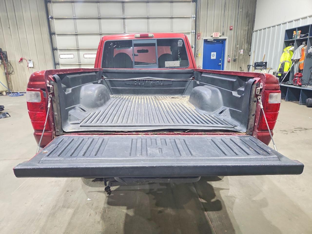 2001 Ford Ranger Super Cab Red vin: 1FTYR14V01TA96443