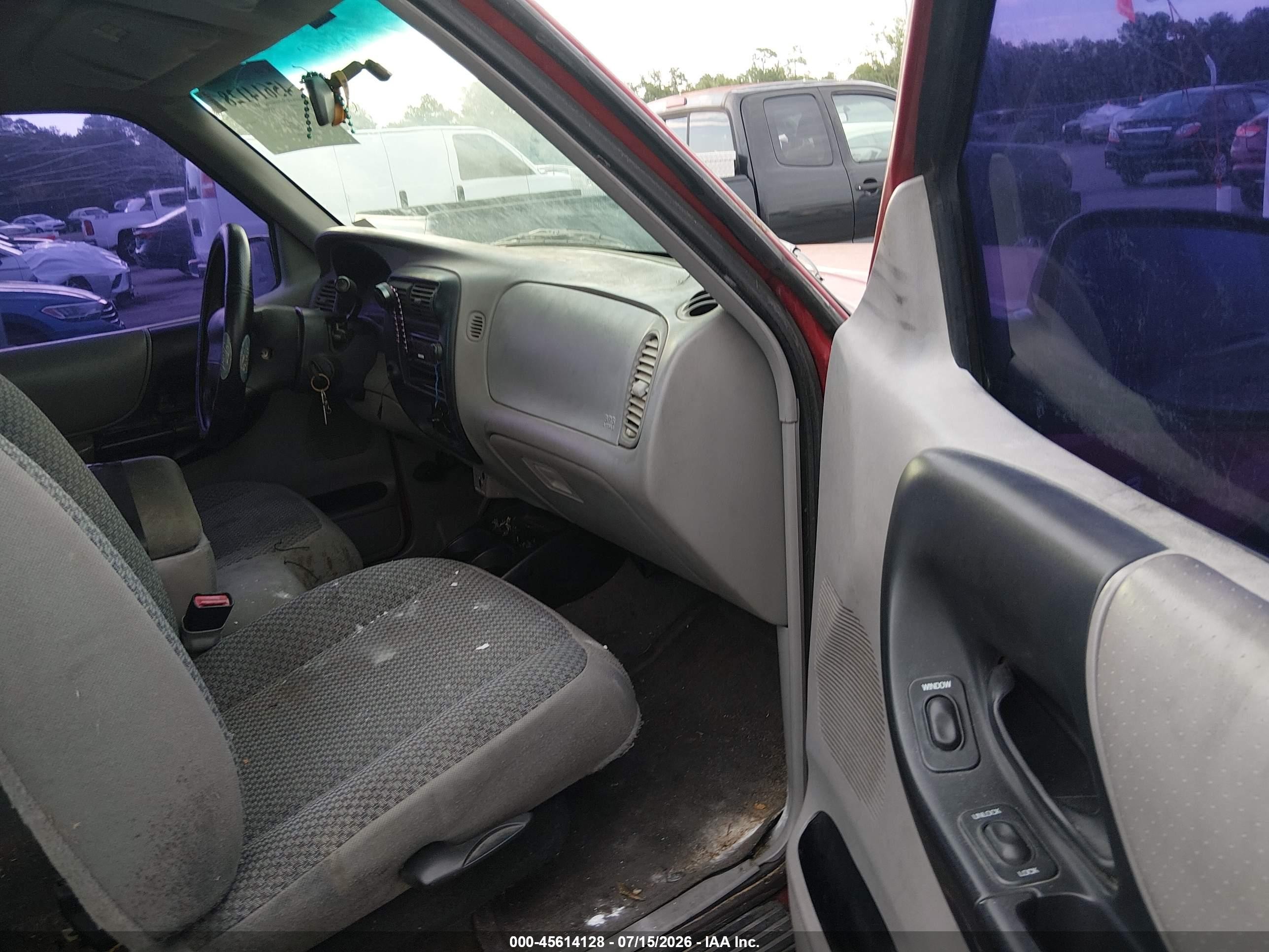 1999 Ford Ranger Xl/xlt Red vin: 1FTYR14V2XTA22711