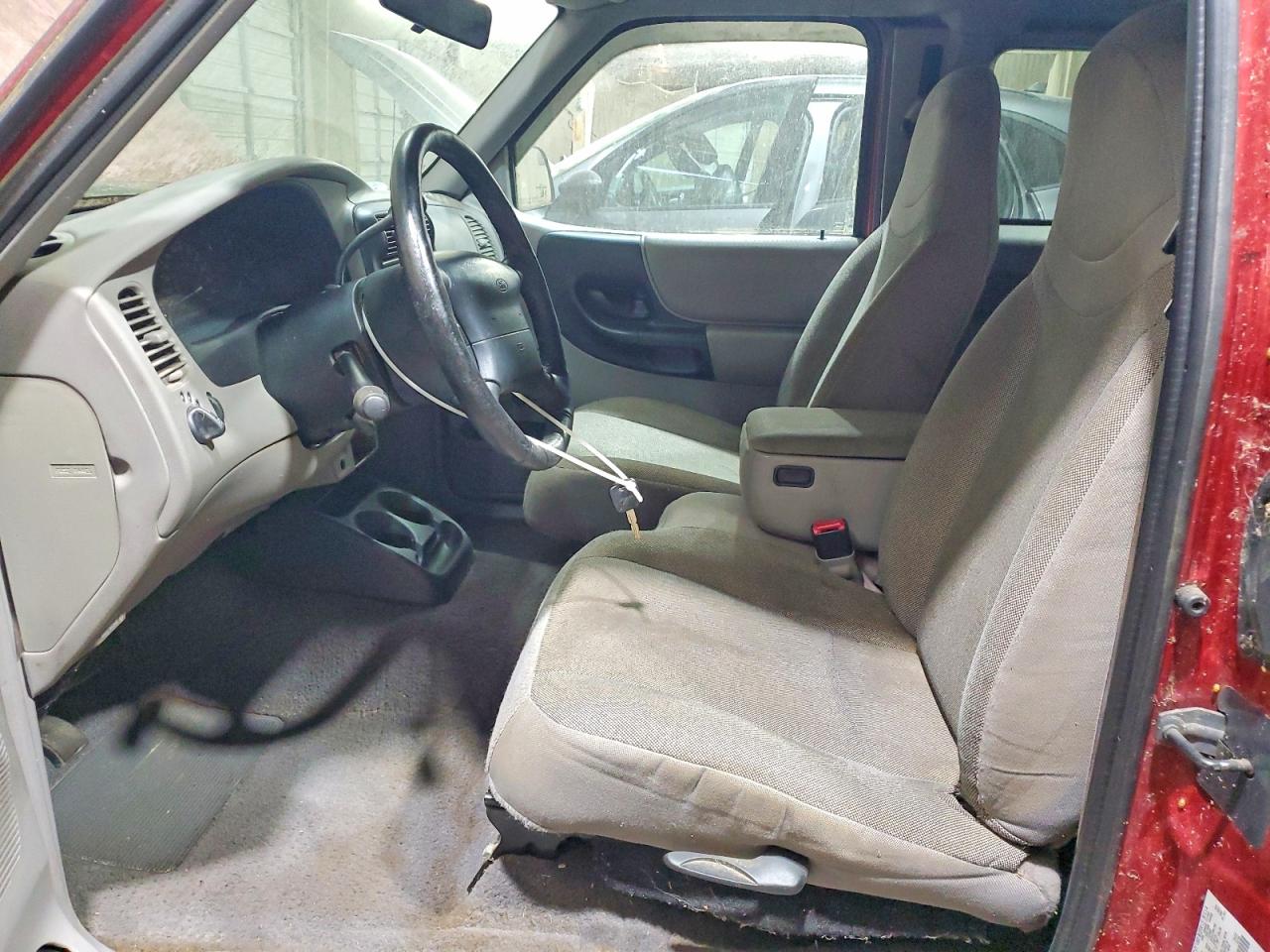 2000 Ford Ranger Super Cab Burgundy vin: 1FTYR14V4YTA86587