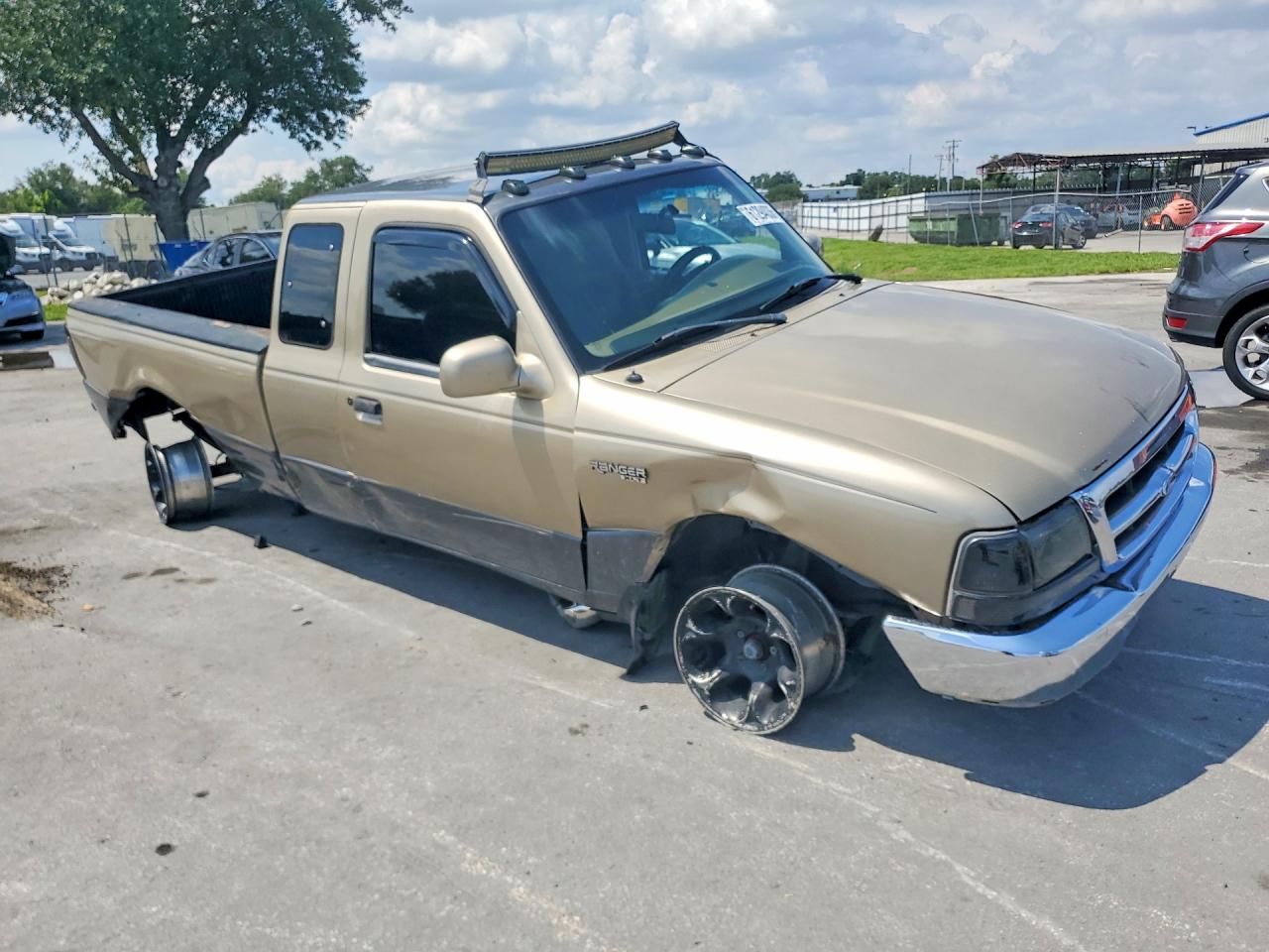 1999 Ford Ranger Super Cab Cream vin: 1FTYR14V5XPB93607