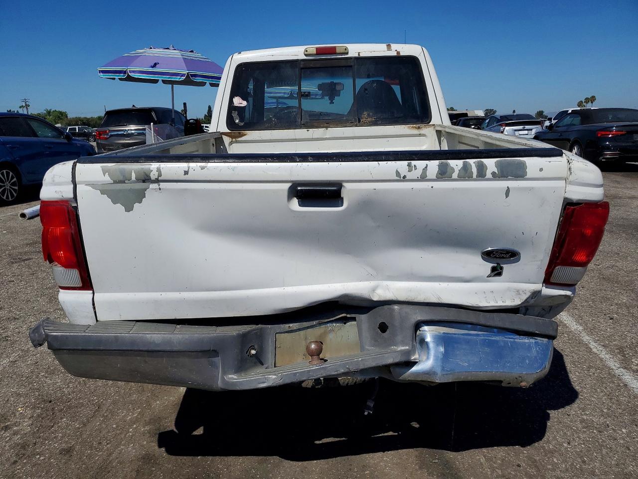 2000 Ford Ranger Super Cab White vin: 1FTYR14V5YPB68823