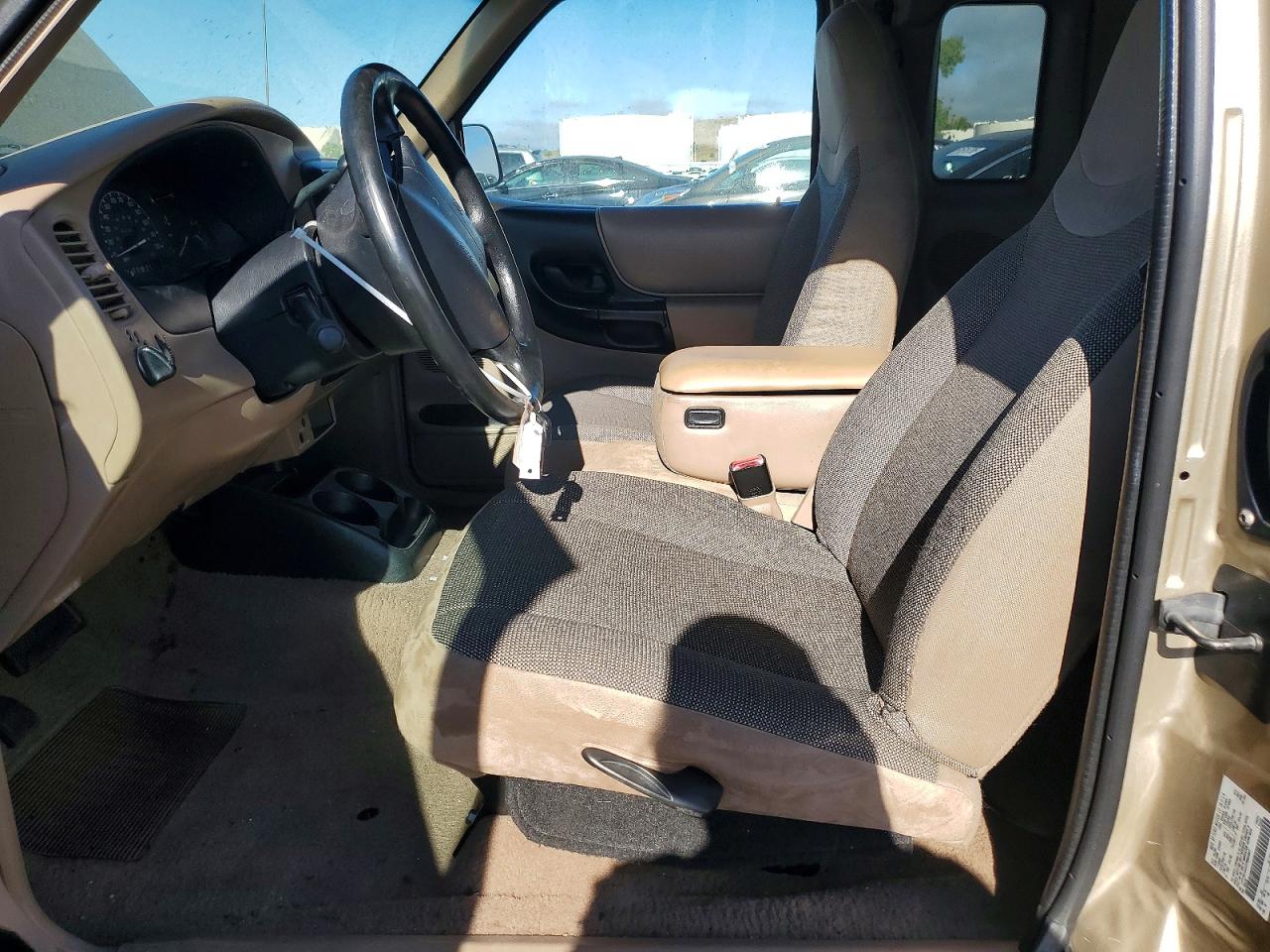 2000 Ford Ranger Super Cab Gold vin: 1FTYR14V5YPB86867