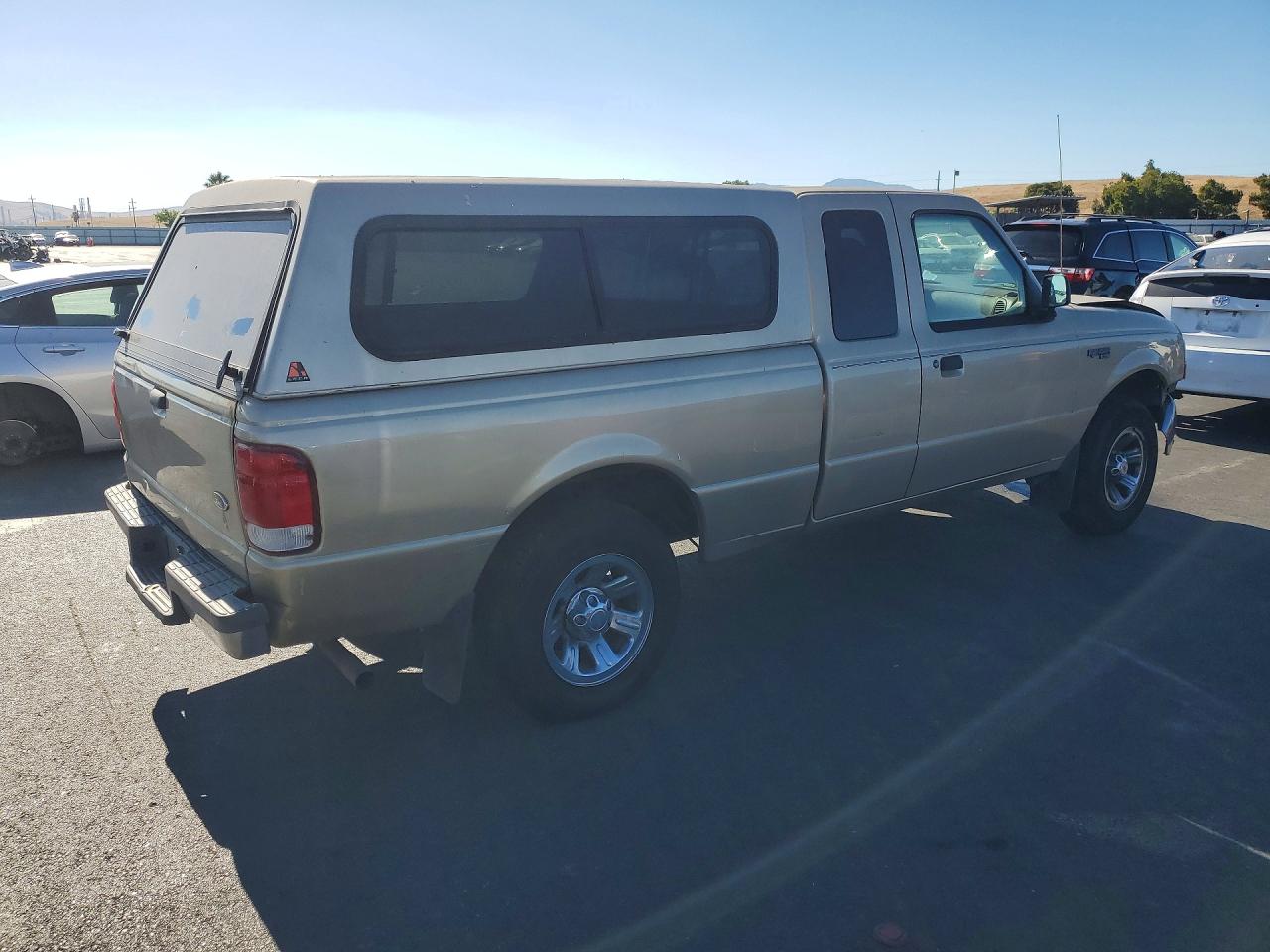 2000 Ford Ranger Super Cab Gold vin: 1FTYR14V5YPB86867