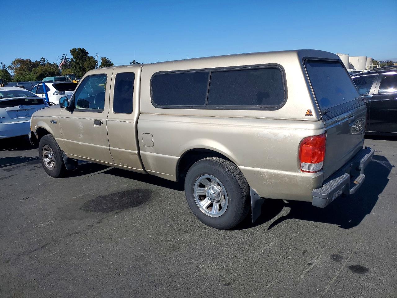 2000 Ford Ranger Super Cab Gold vin: 1FTYR14V5YPB86867