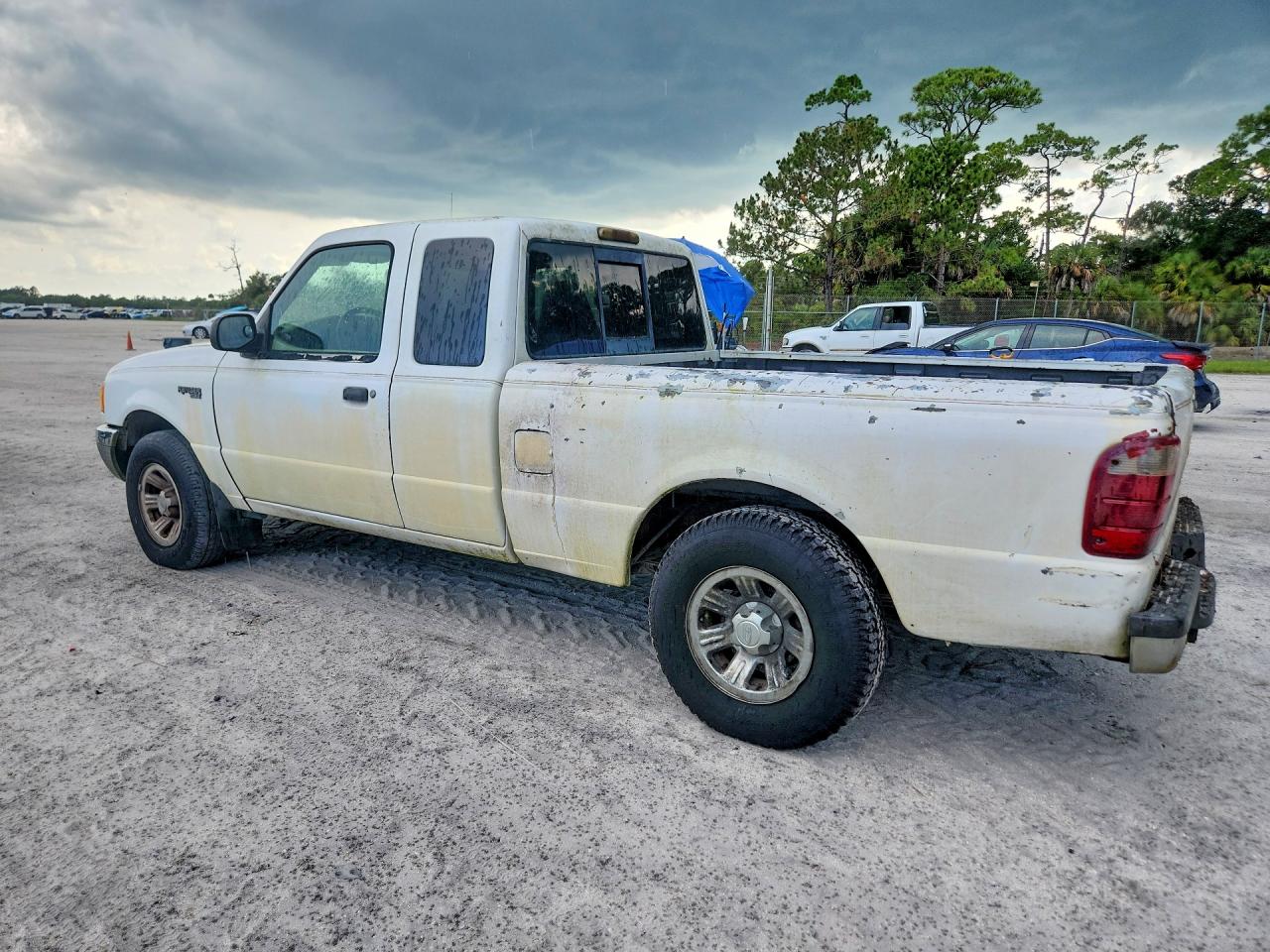 2001 Ford Ranger Super Cab White vin: 1FTYR14V61PB04120