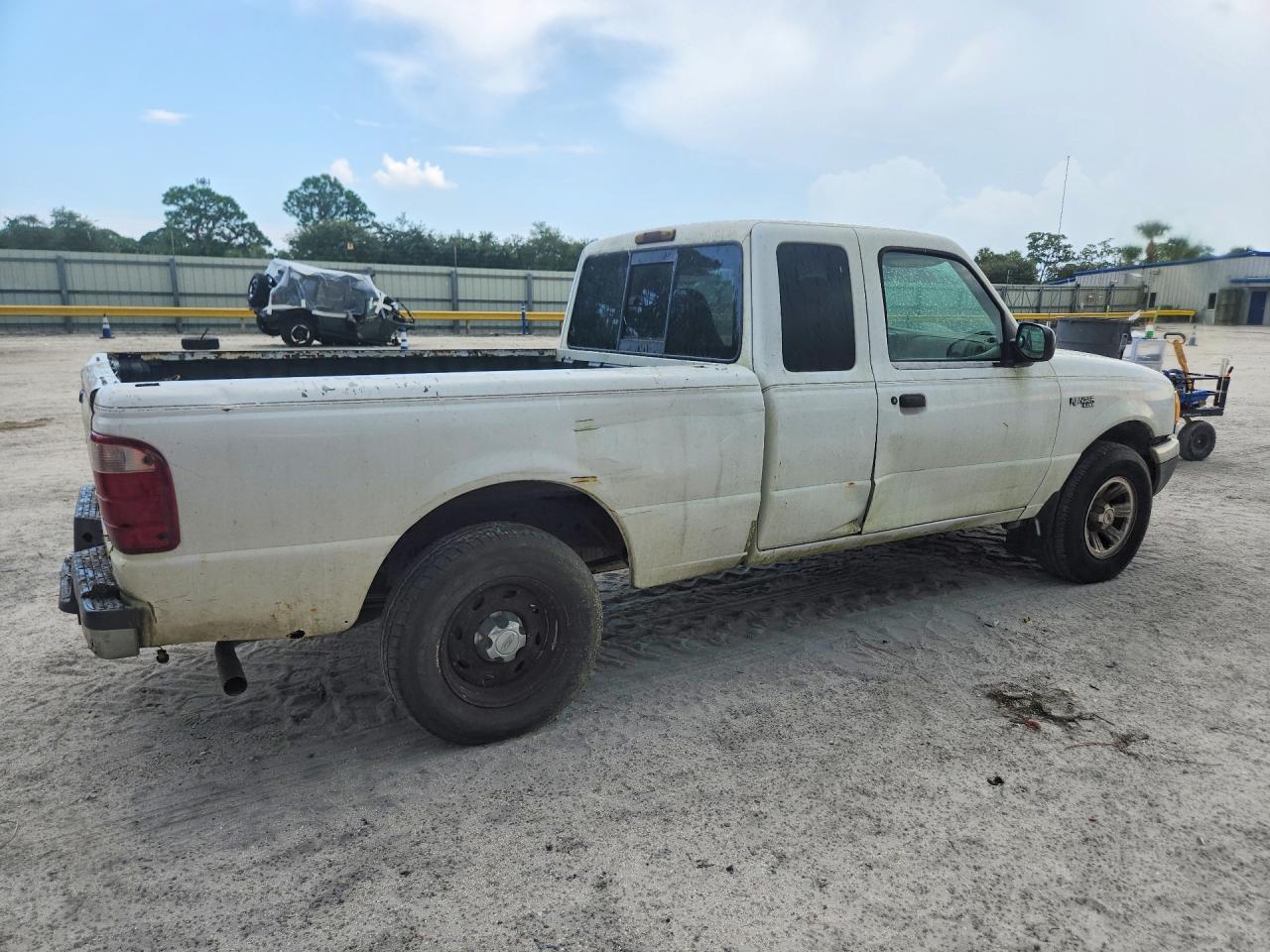 2001 Ford Ranger Super Cab White vin: 1FTYR14V61PB04120
