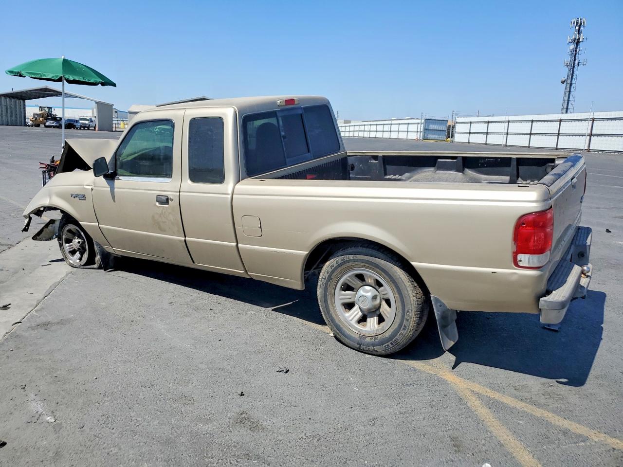 2000 Ford Ranger Super Cab Gold vin: 1FTYR14V6YPB49195