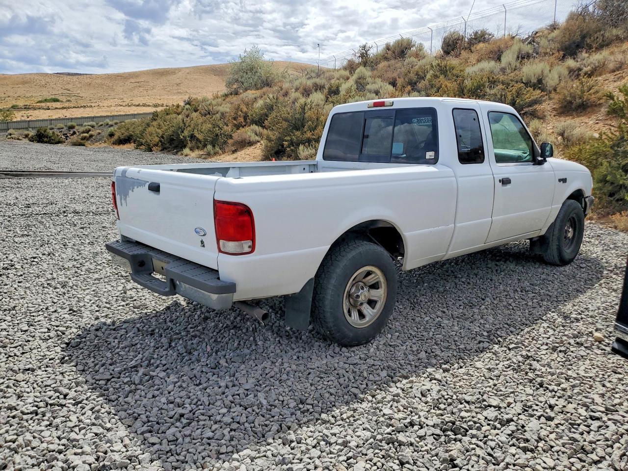 2000 Ford Ranger Super Cab White vin: 1FTYR14V6YTB22554