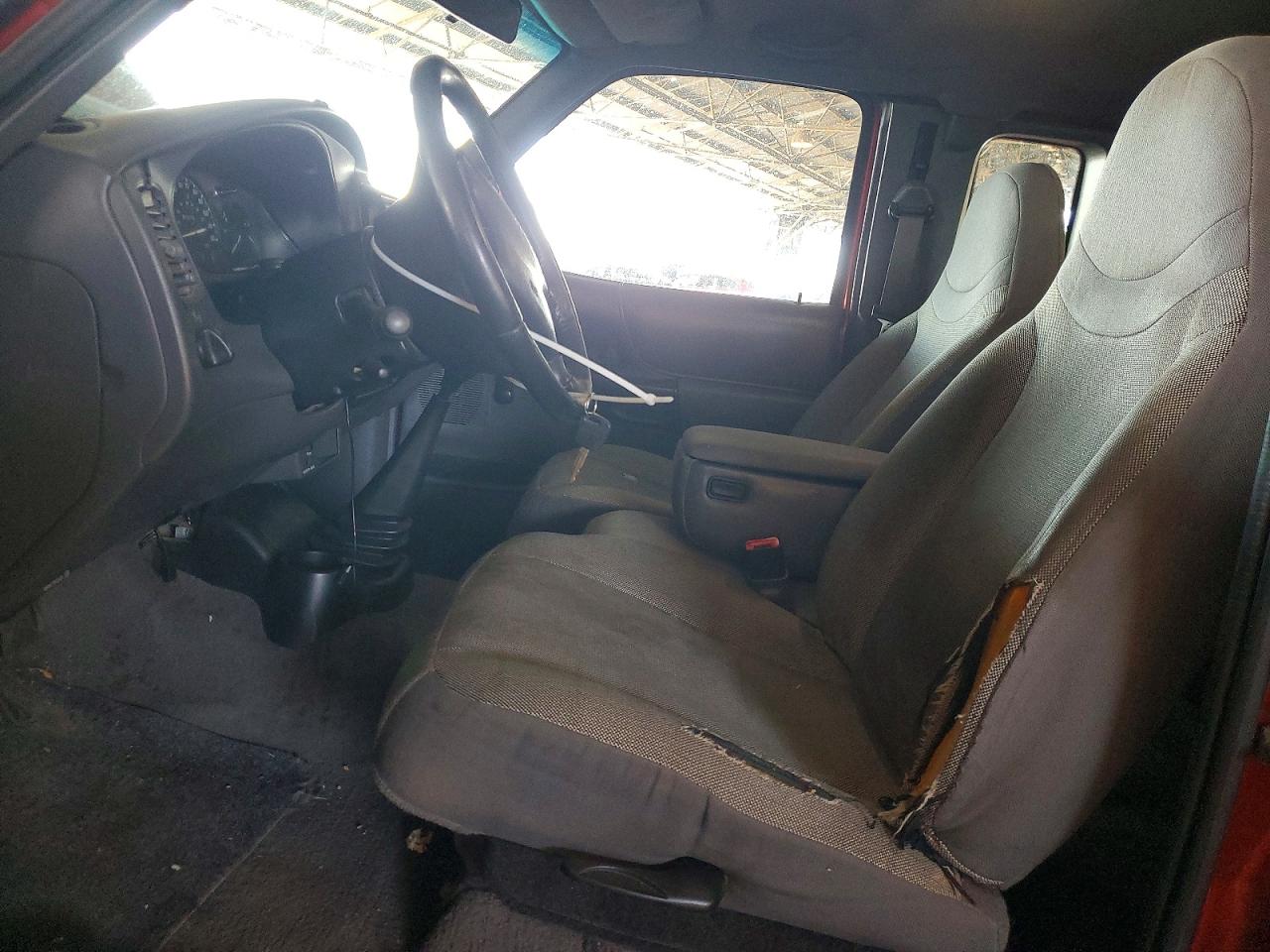 2000 Ford Ranger Super Cab Red vin: 1FTYR14V8YPC20056