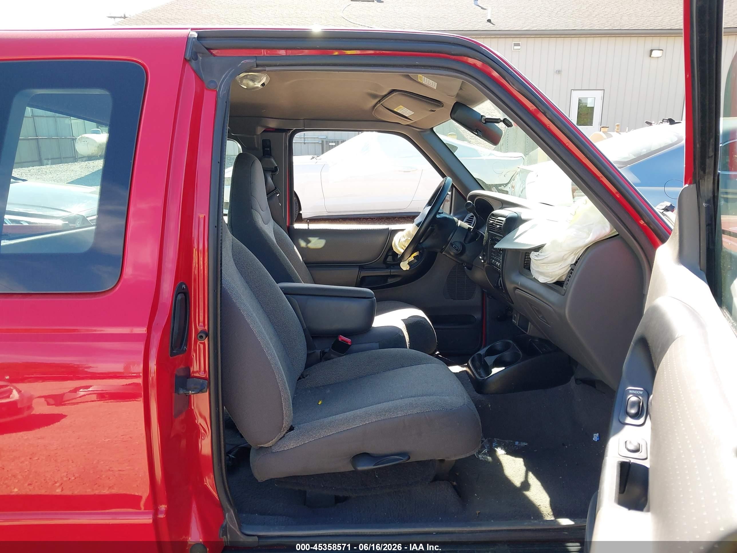 2000 Ford Ranger Xl/xlt Red vin: 1FTYR14V8YTA97673