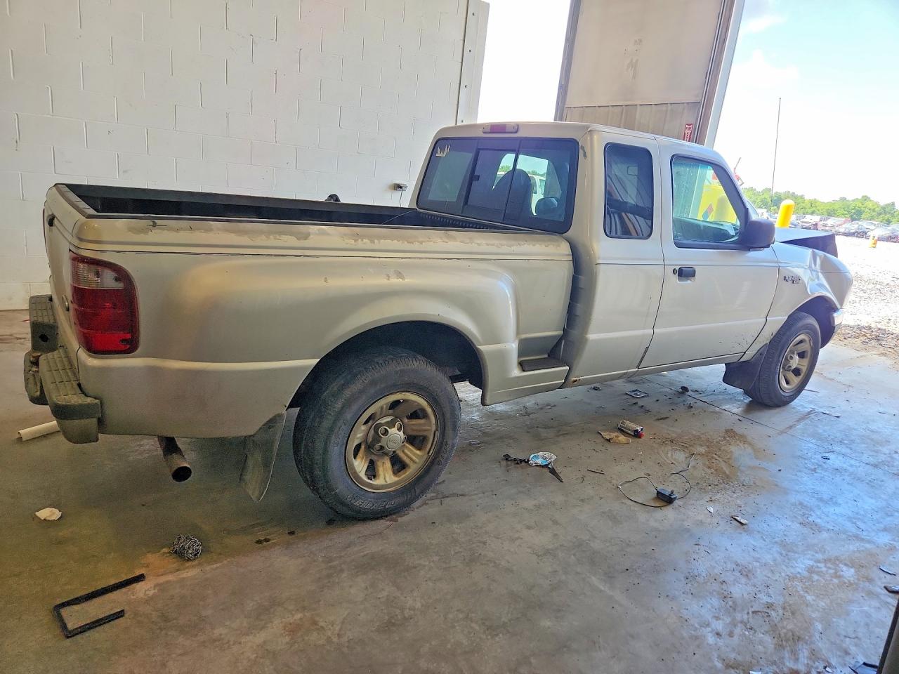2001 Ford Ranger Super Cab Silver vin: 1FTYR14V91PB39413