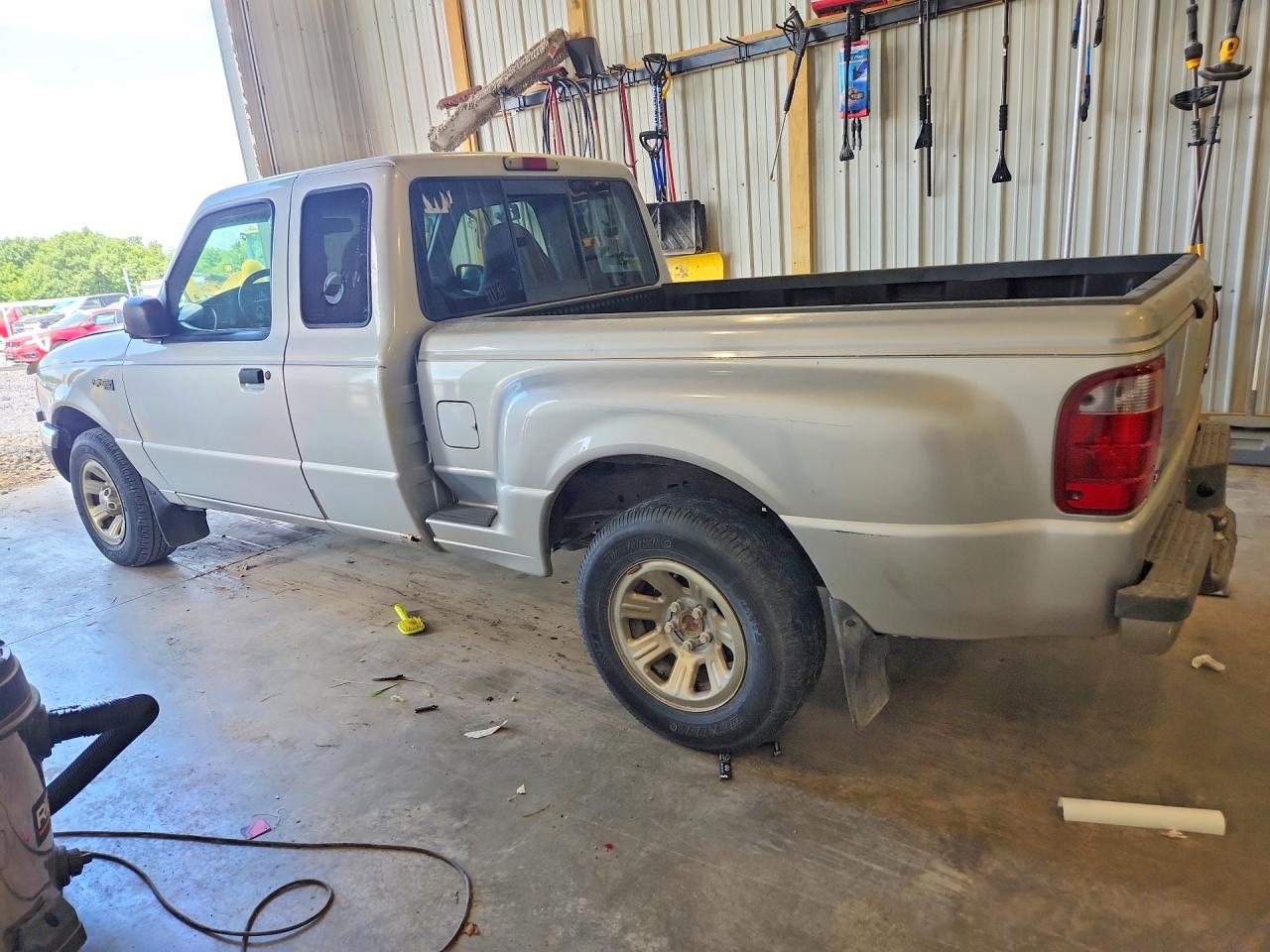 2001 Ford Ranger Super Cab Silver vin: 1FTYR14V91PB39413