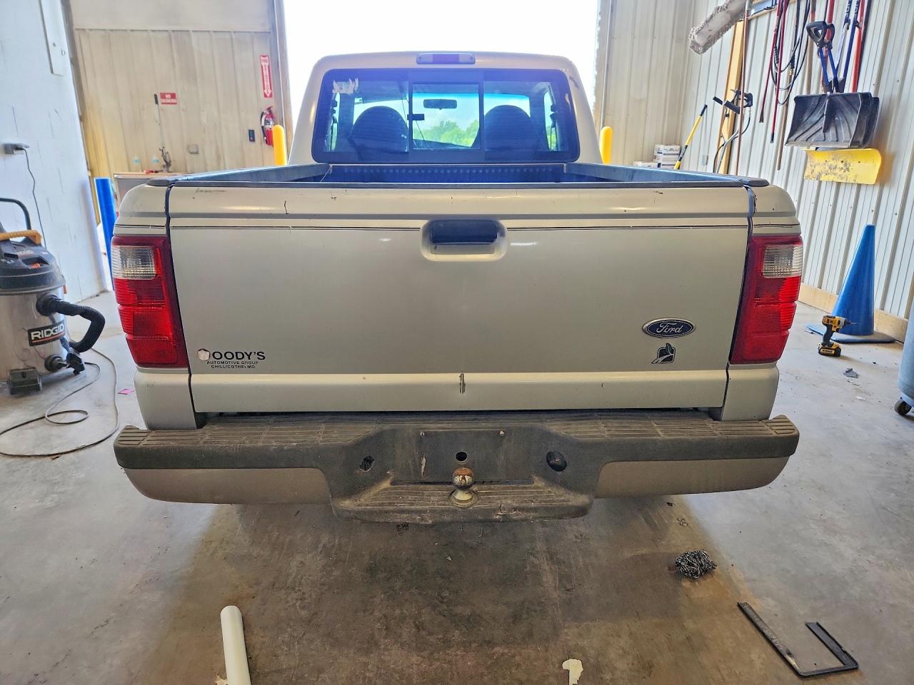 2001 Ford Ranger Super Cab Silver vin: 1FTYR14V91PB39413