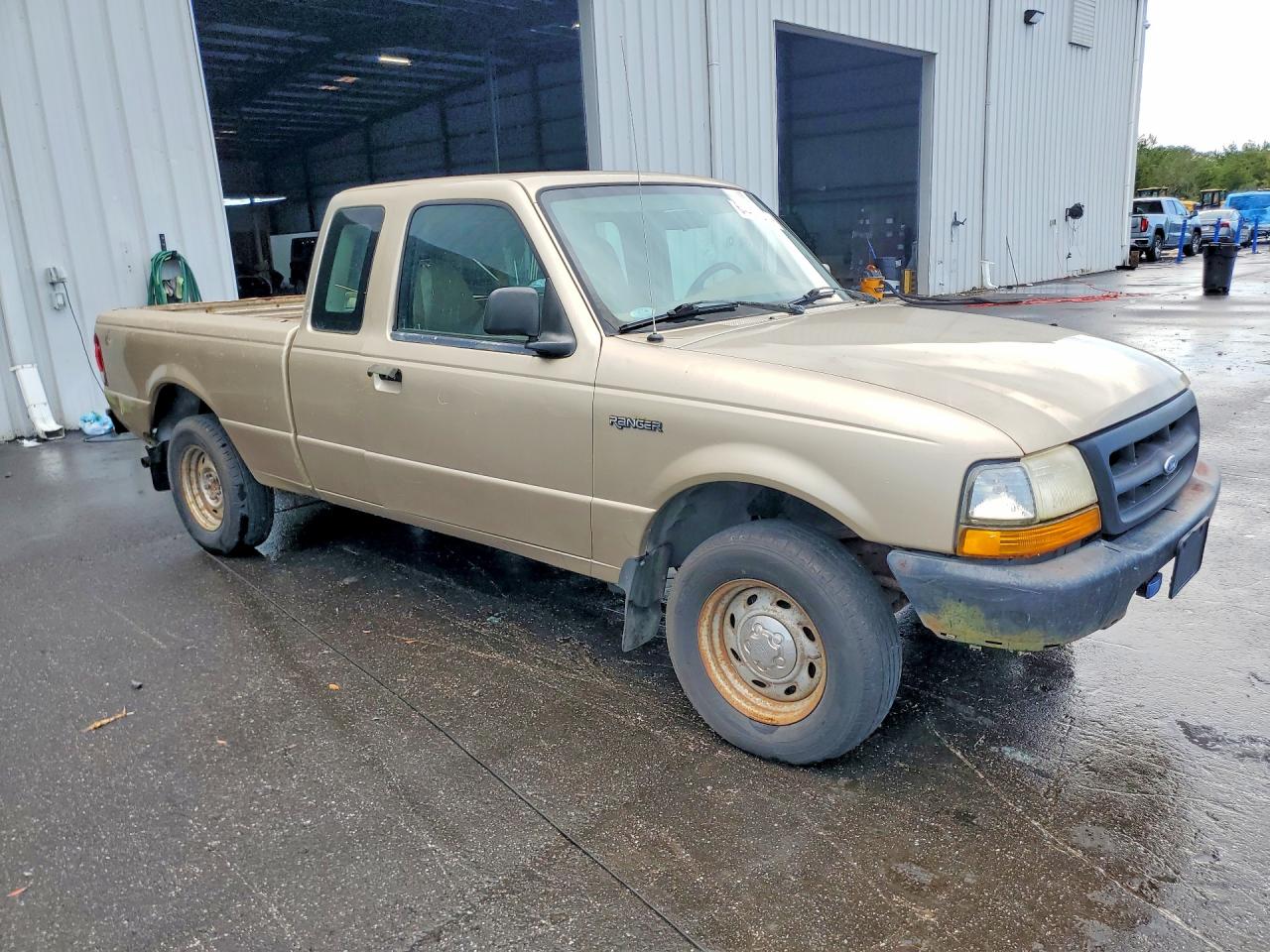 2000 Ford Ranger Super Cab Gold vin: 1FTYR14V9YTA15417