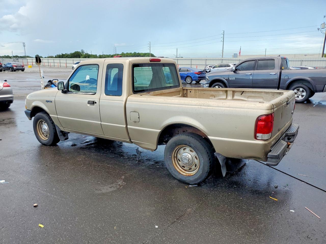 2000 Ford Ranger Super Cab Gold vin: 1FTYR14V9YTA15417