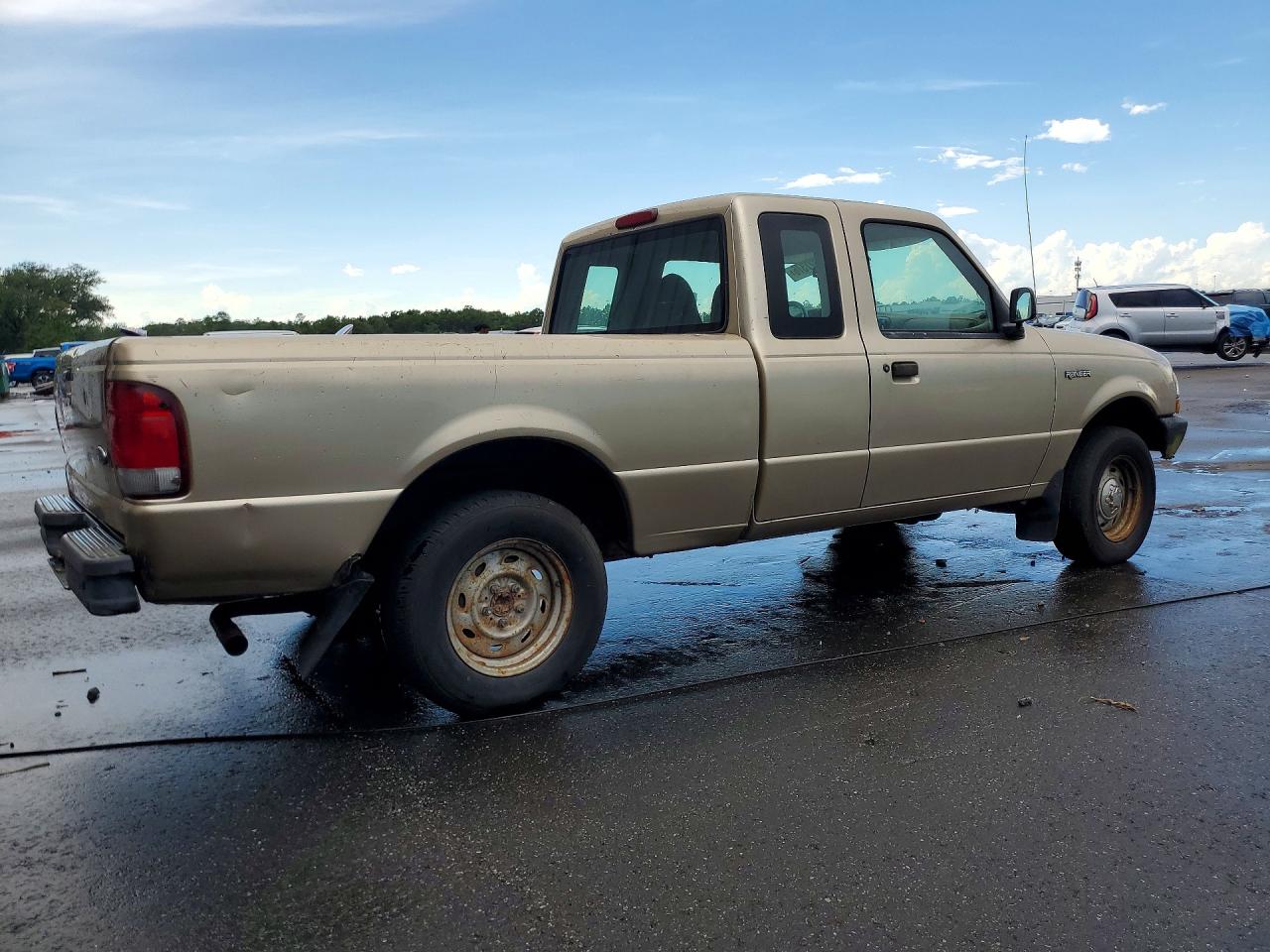 2000 Ford Ranger Super Cab Gold vin: 1FTYR14V9YTA15417