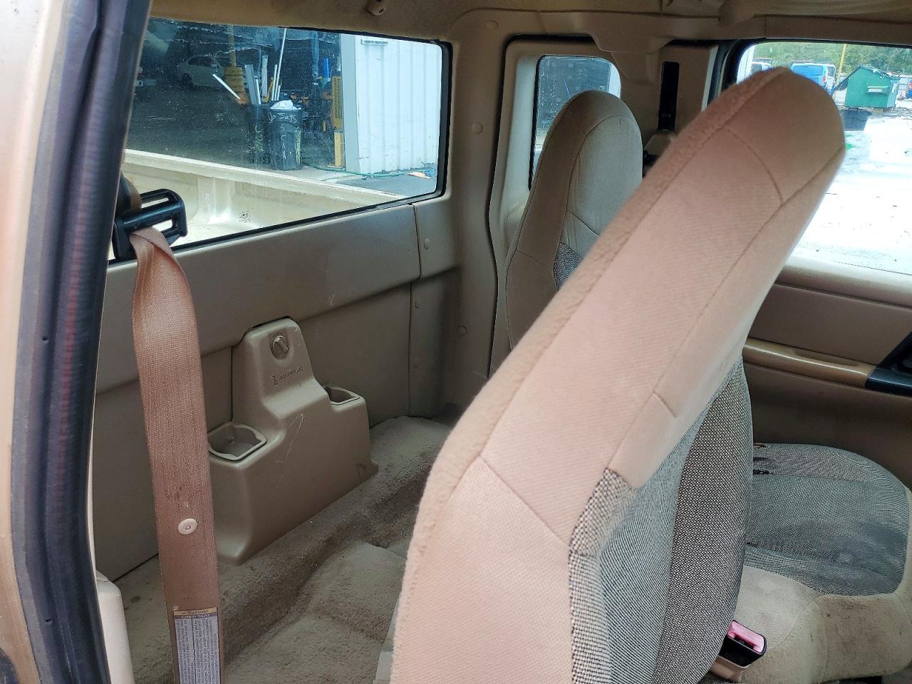 2000 Ford Ranger Super Cab Gold vin: 1FTYR14V9YTA15417