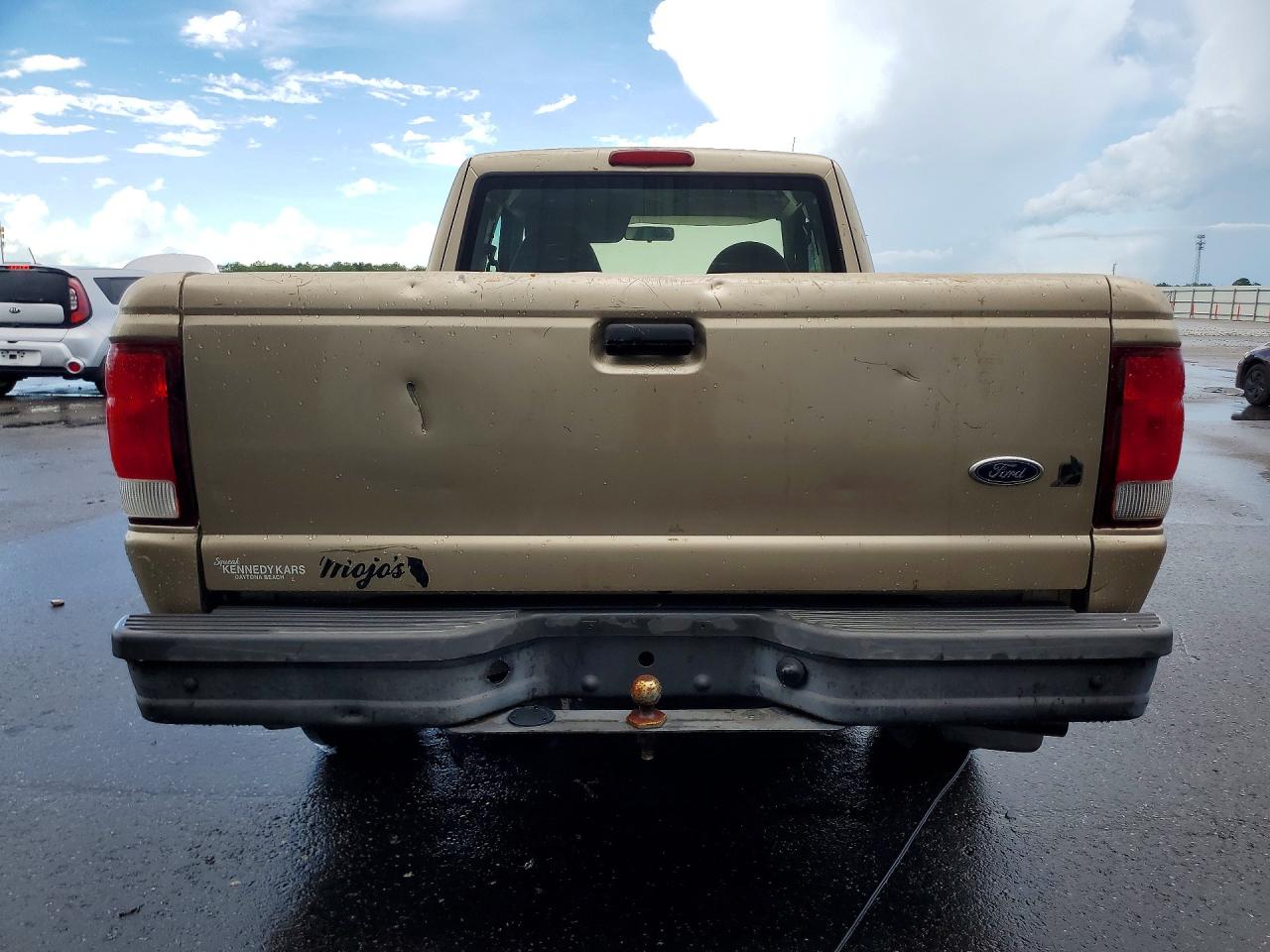 2000 Ford Ranger Super Cab Gold vin: 1FTYR14V9YTA15417