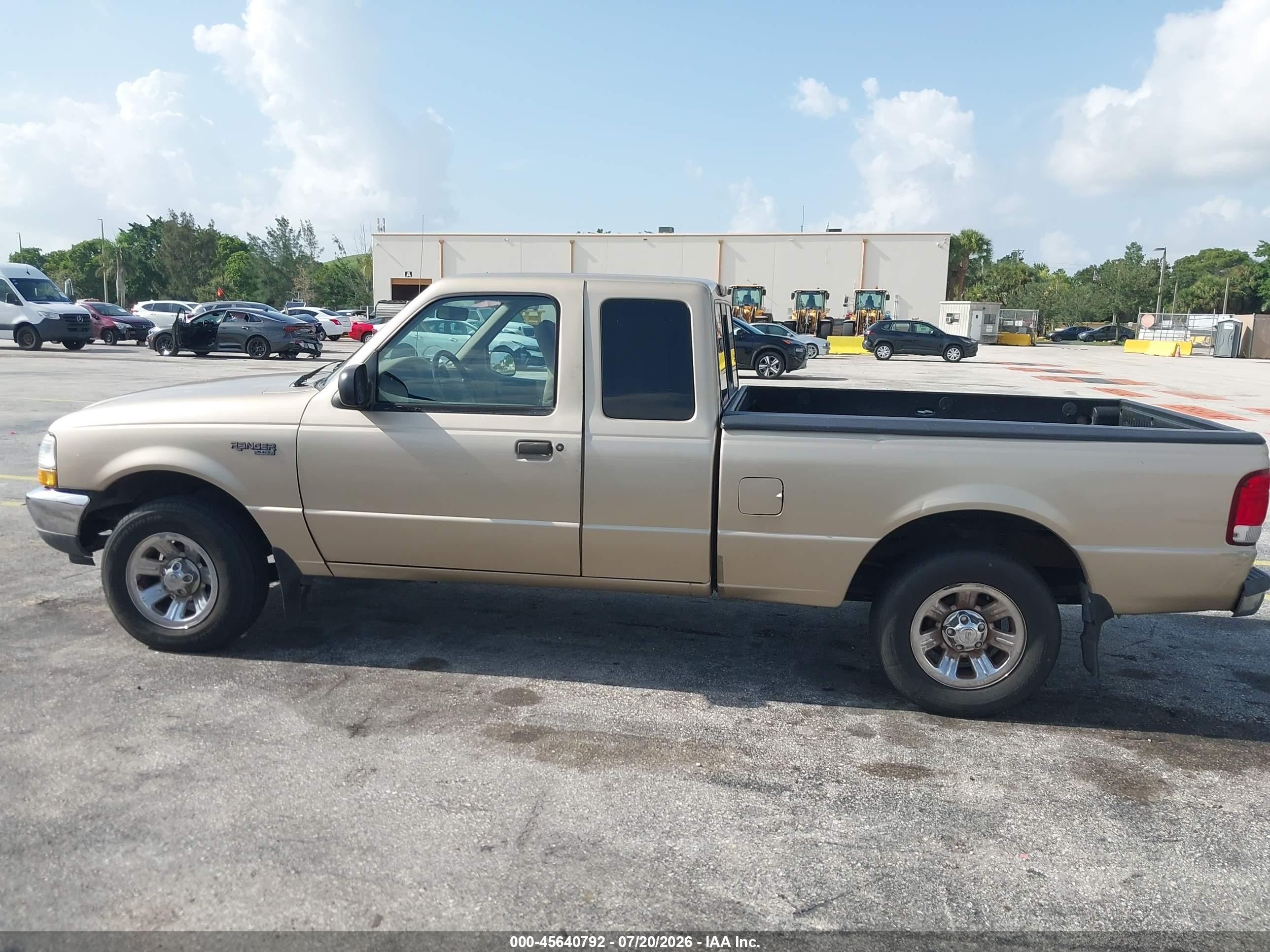 2000 Ford Ranger Xl/xlt Gold vin: 1FTYR14VXYTA91695