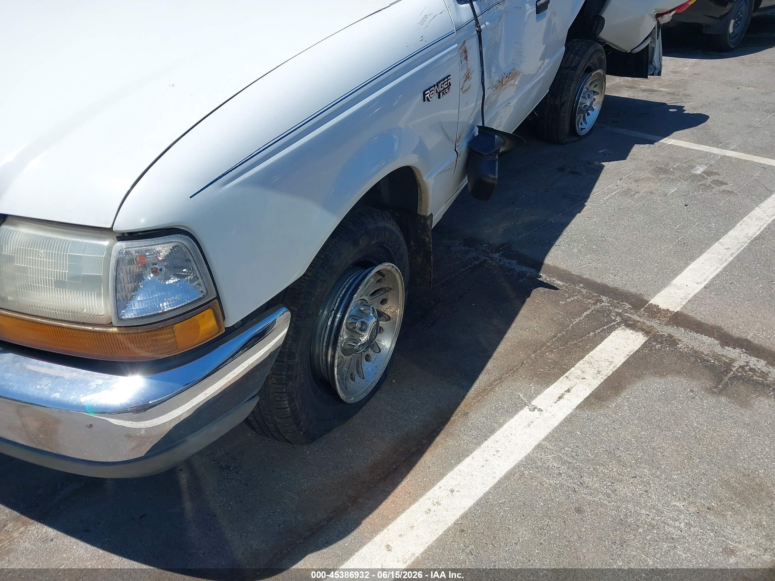 1999 Ford Ranger Xlt White vin: 1FTYR14X0XTA40027