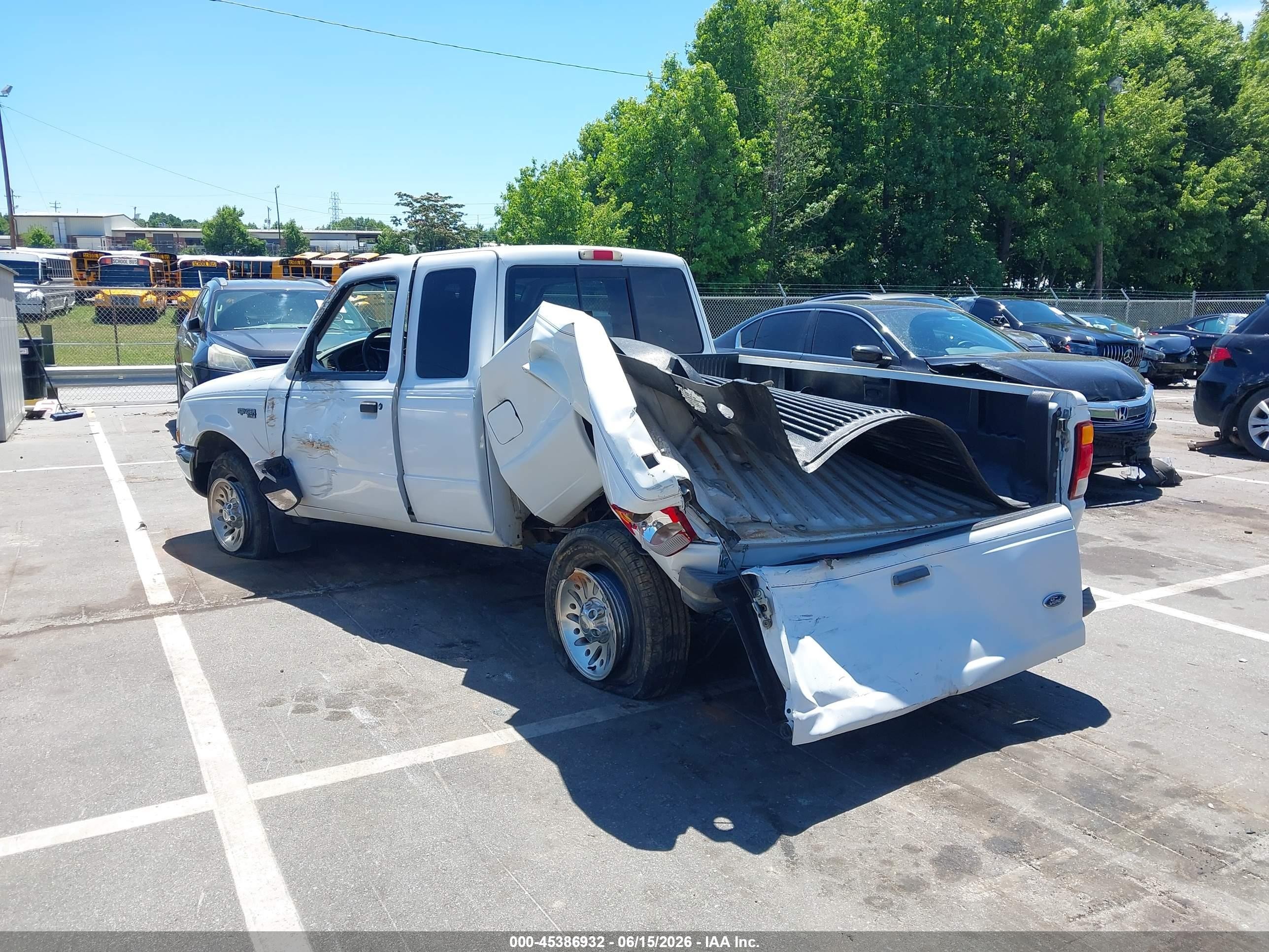 1999 Ford Ranger Xlt White vin: 1FTYR14X0XTA40027