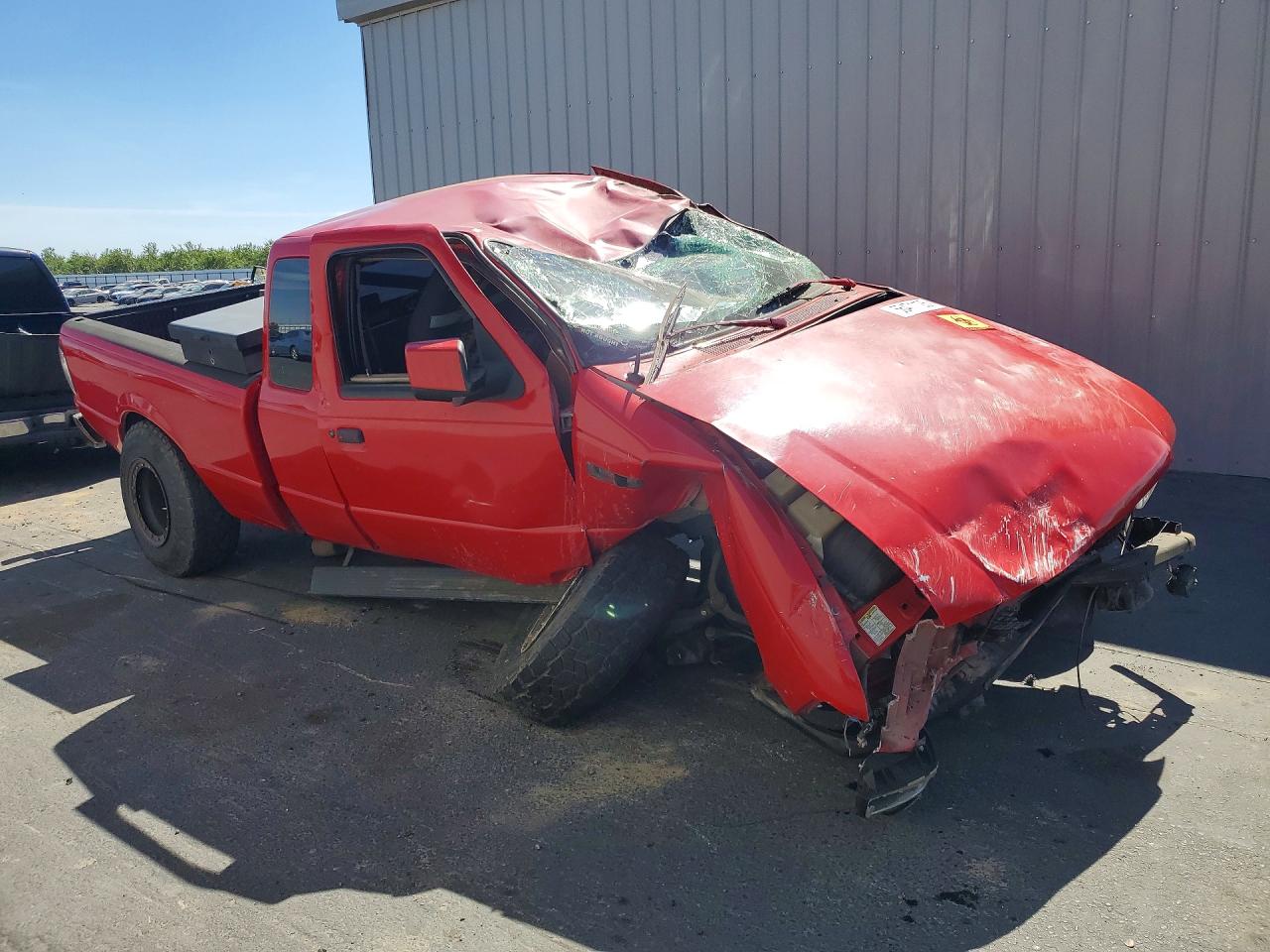 1999 Ford Ranger Super Cab Red vin: 1FTYR14X7XPC03362